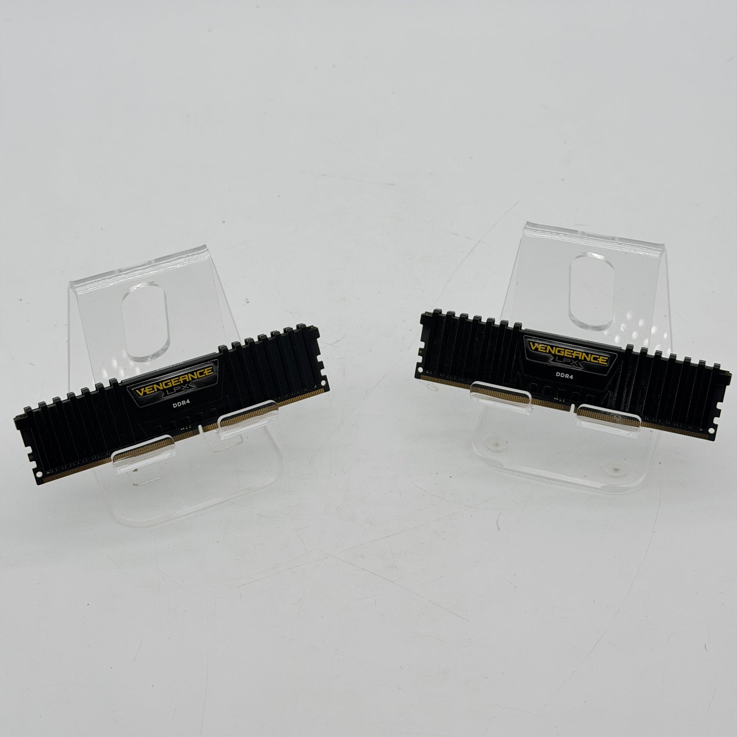 Corsair Vengeance LPX 32GB (2x16GB) DDR4-2400 Memory Ram DIMM CMK32GX4M2A2400C16