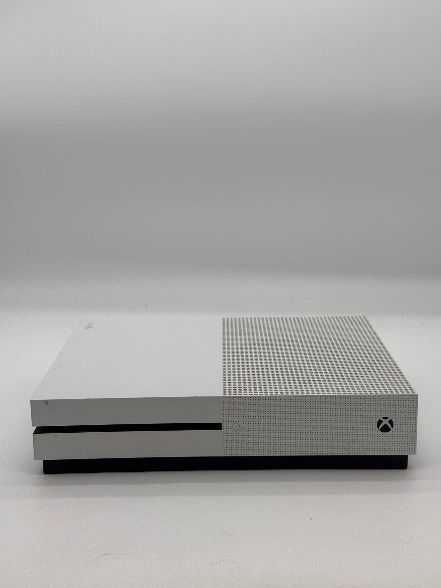 Microsoft Xbox One S All-Disc Edition (1681) 2019