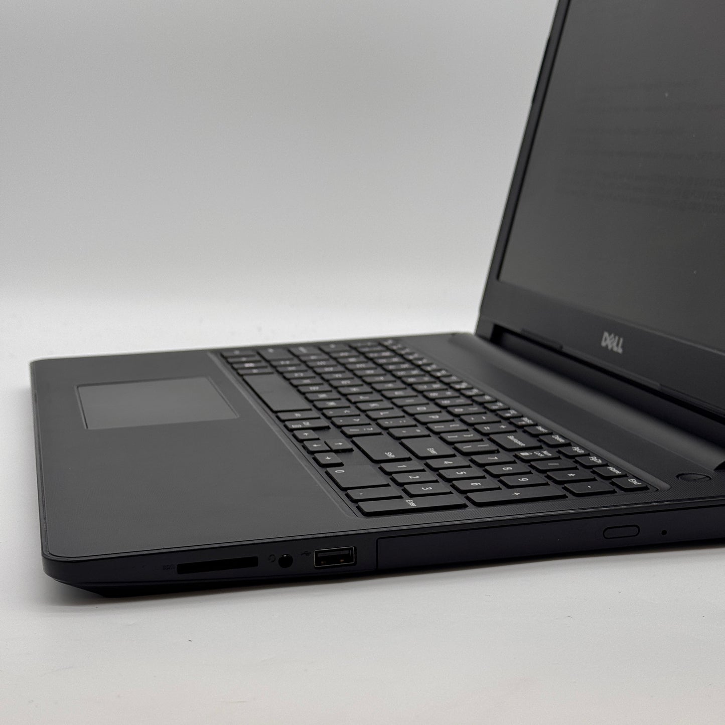 Dell Inspiron 15 3567 15-inch Core i3 2.40GHz 6GB RAM Black