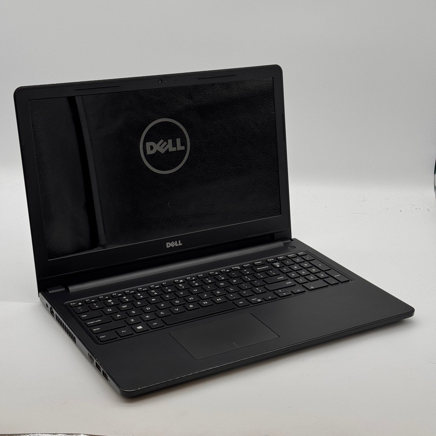Dell Inspiron 15 3567 15-inch Core i3 2.40GHz 6GB RAM Black
