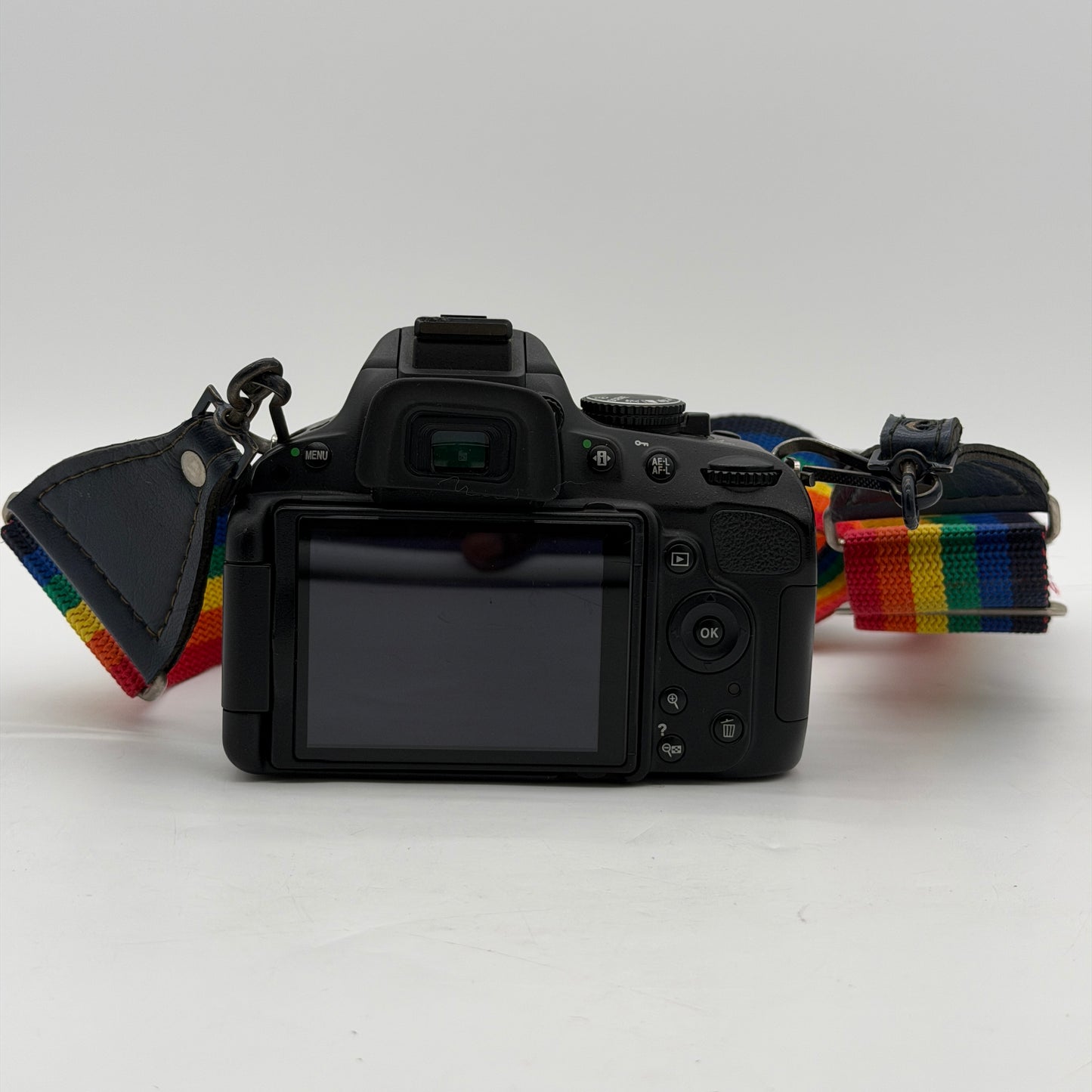 Nikon D5100 16.2MP Digital SLR Camera AF-S 18-55 f/3.5-5.6 Lens/H176