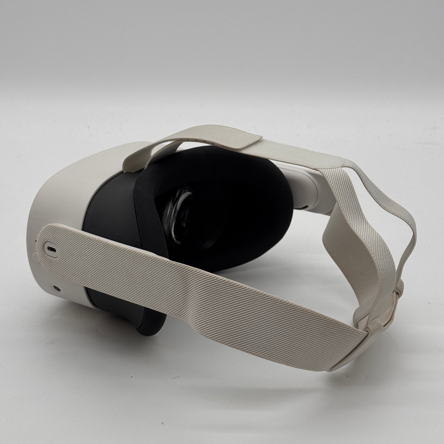 Meta Quest 3S 128GB VR Headset Lightly Used W/ Controllers &amp; Charger