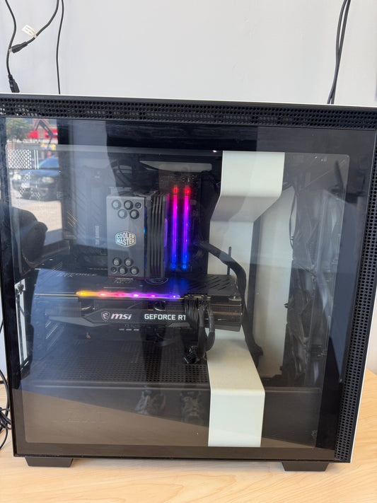 Gaming Desktop PC - Used - GeForce RTX 3060, AMD Ryzen 7, 16GB RAM, 1TB SSD - White