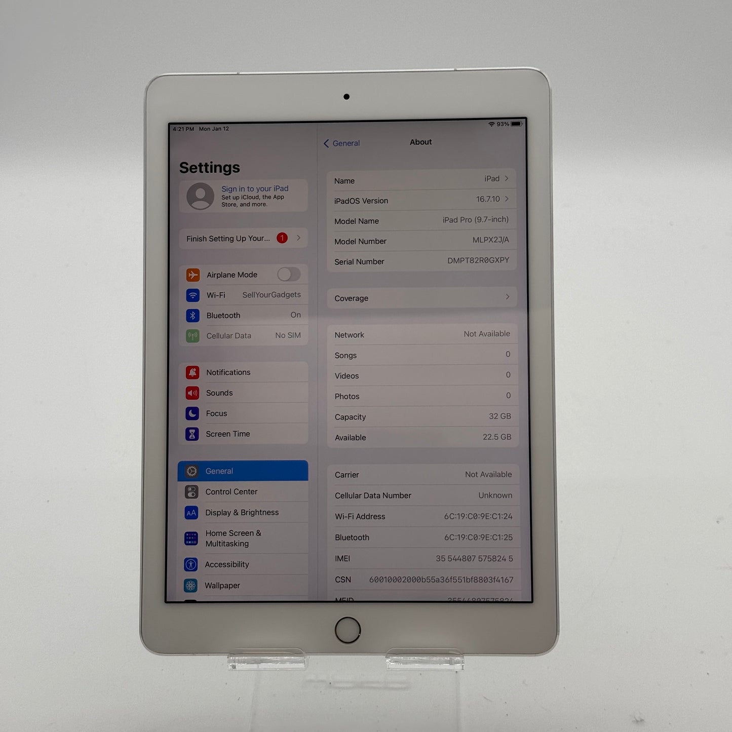 Apple iPad Pro 9.7" A1674 32GB Unlocked Cellular Gray