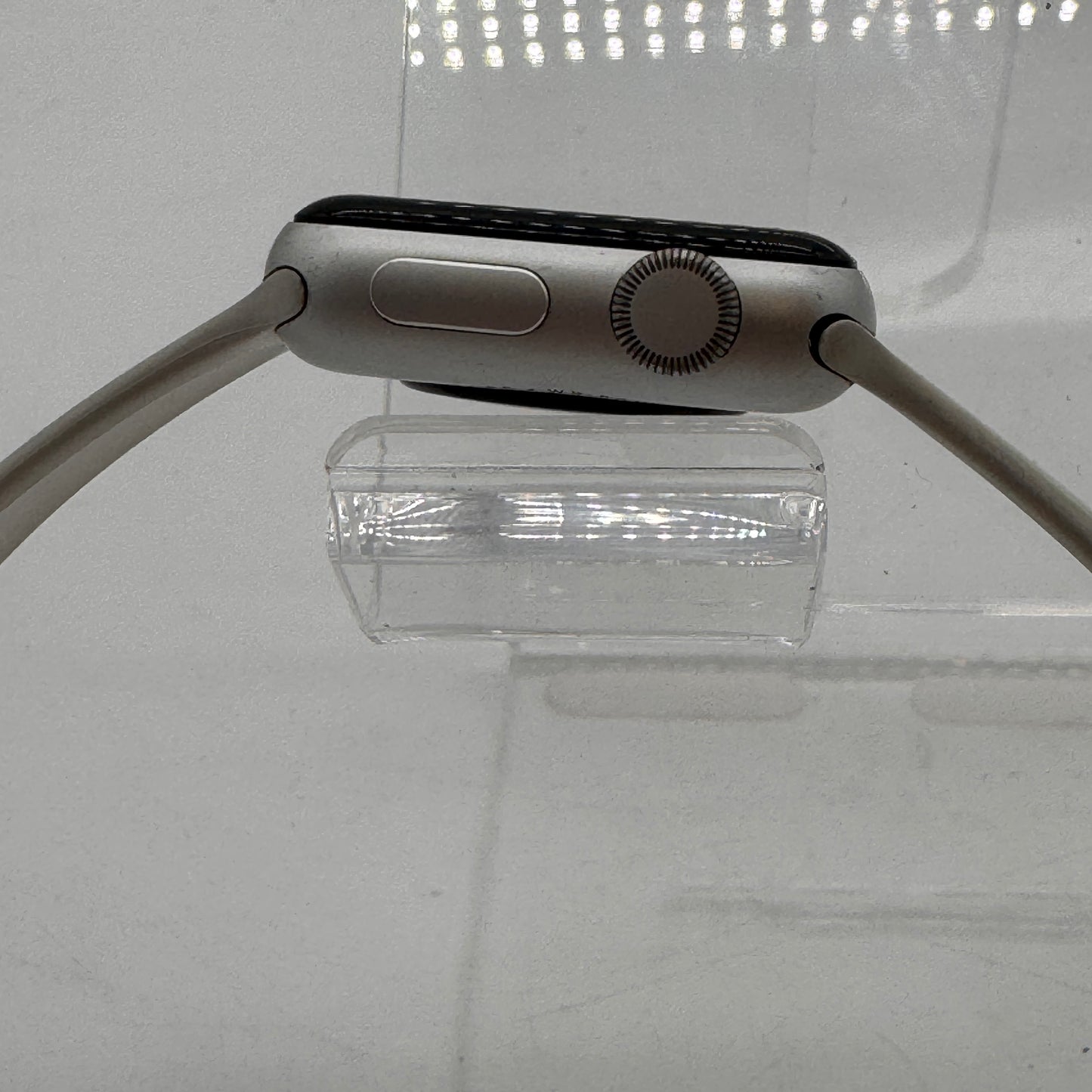 Apple Watch Series 3 38mm Silver Aluminum  (GPS ONLY)