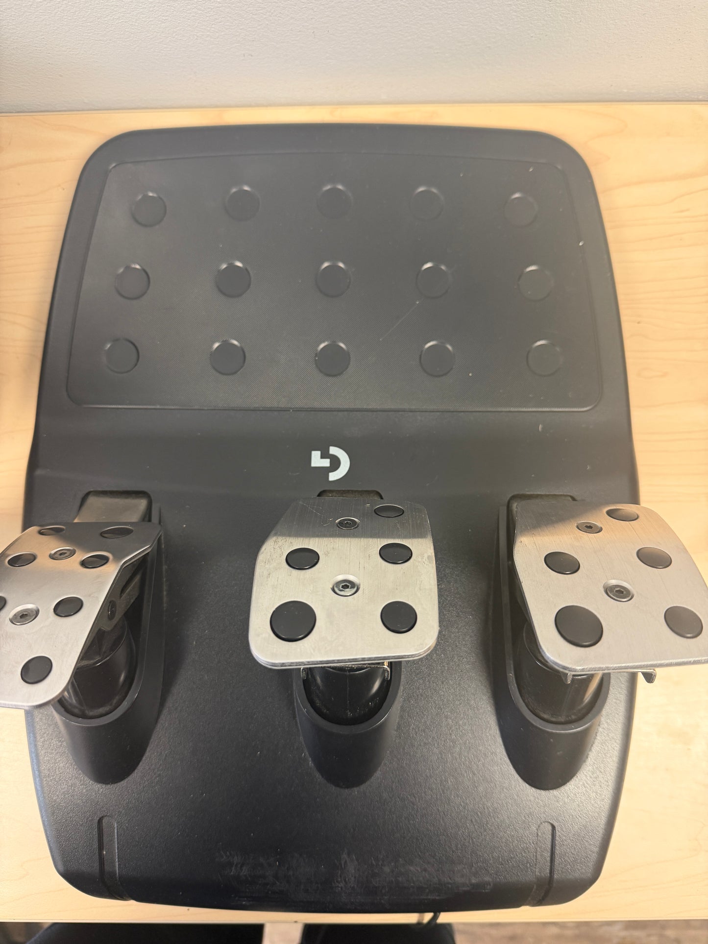 Logitech G923 TRUEFORCE Racing Wheel & Pedals - Xbox Series X/One