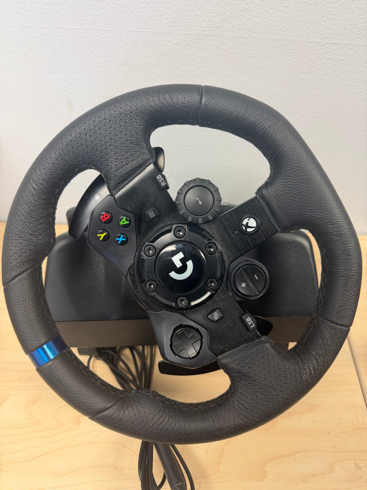 Logitech G923 TRUEFORCE Racing Wheel & Pedals - Xbox Series X/One