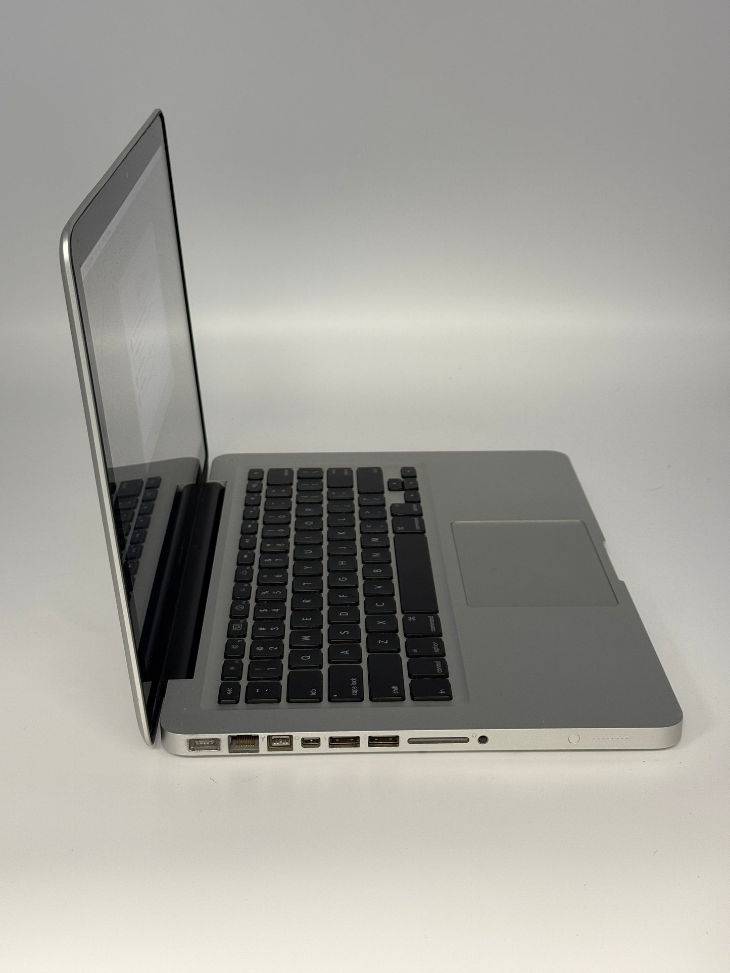Apple MacBook Pro Core 2 Duo - Used - A - Gray