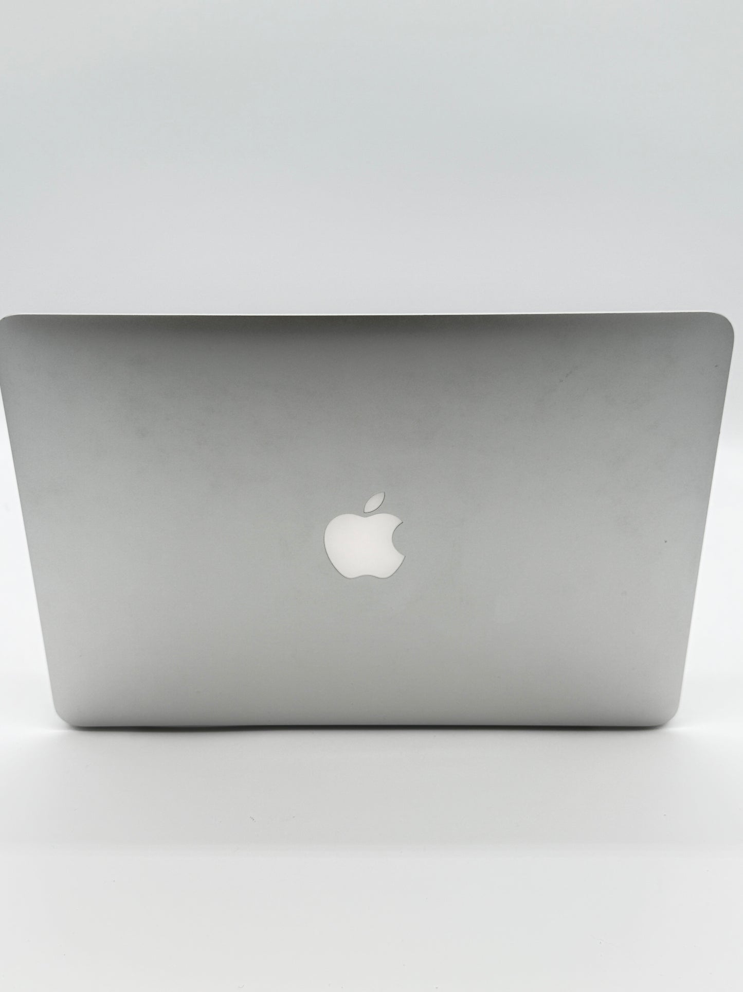 Apple MacBook Pro 13" A1502 (2015) - Core i7, 16GB RAM, 1TB HD - Gray - Used