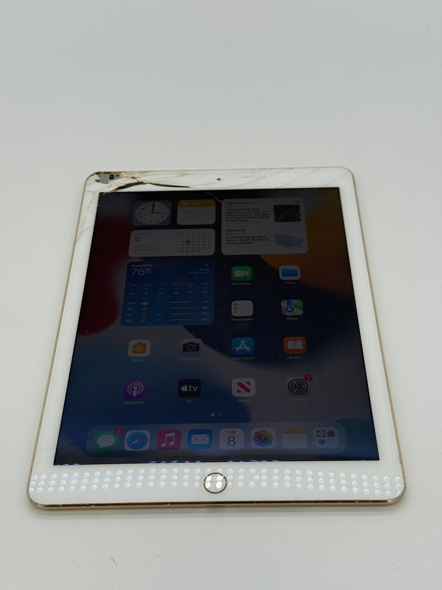 Apple iPad Air (2nd Gen) A1566 - Rose Gold - 128GB Broken -