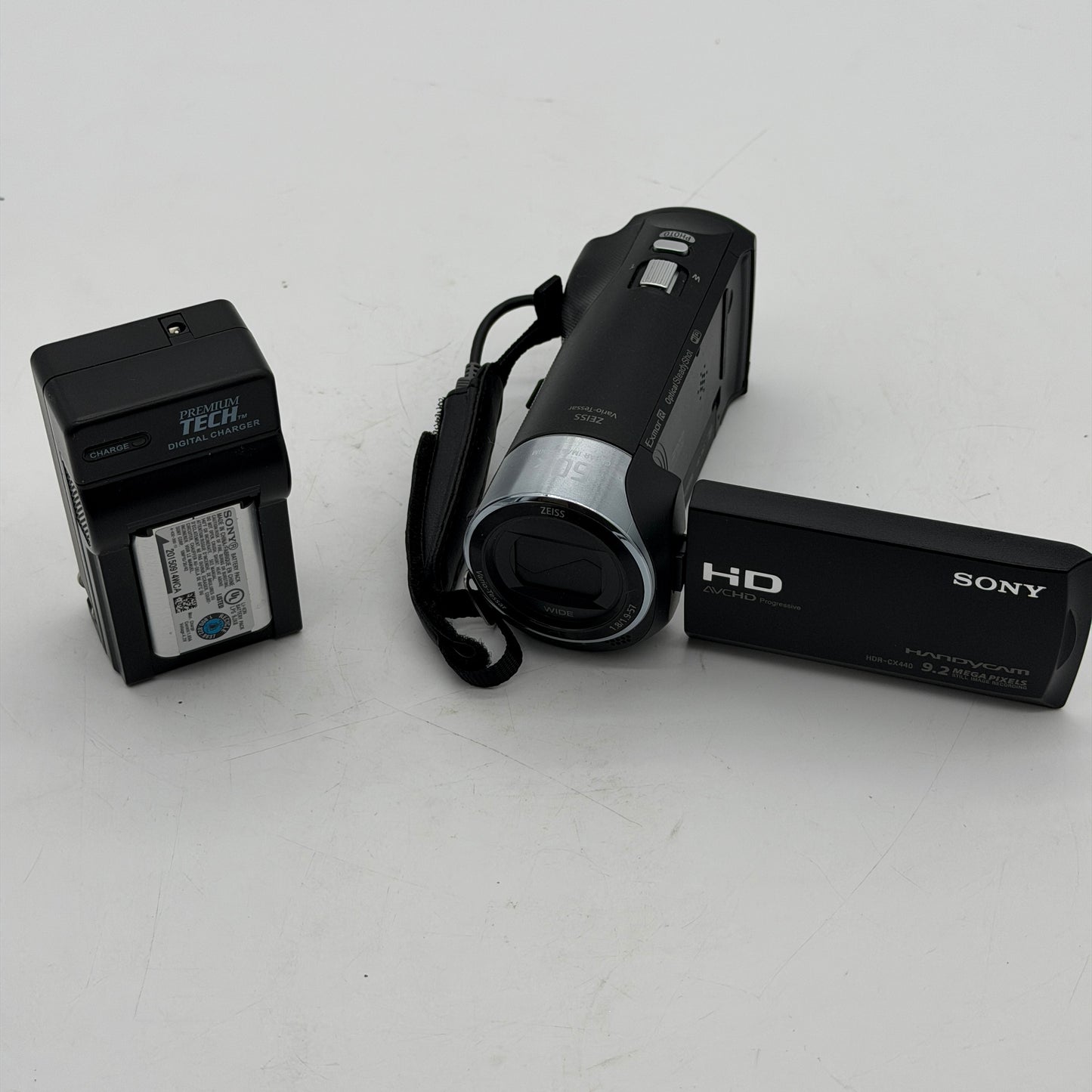 Sony Handycam HDR-CX440 9.2MP 60x Zoom Digital Camcorder