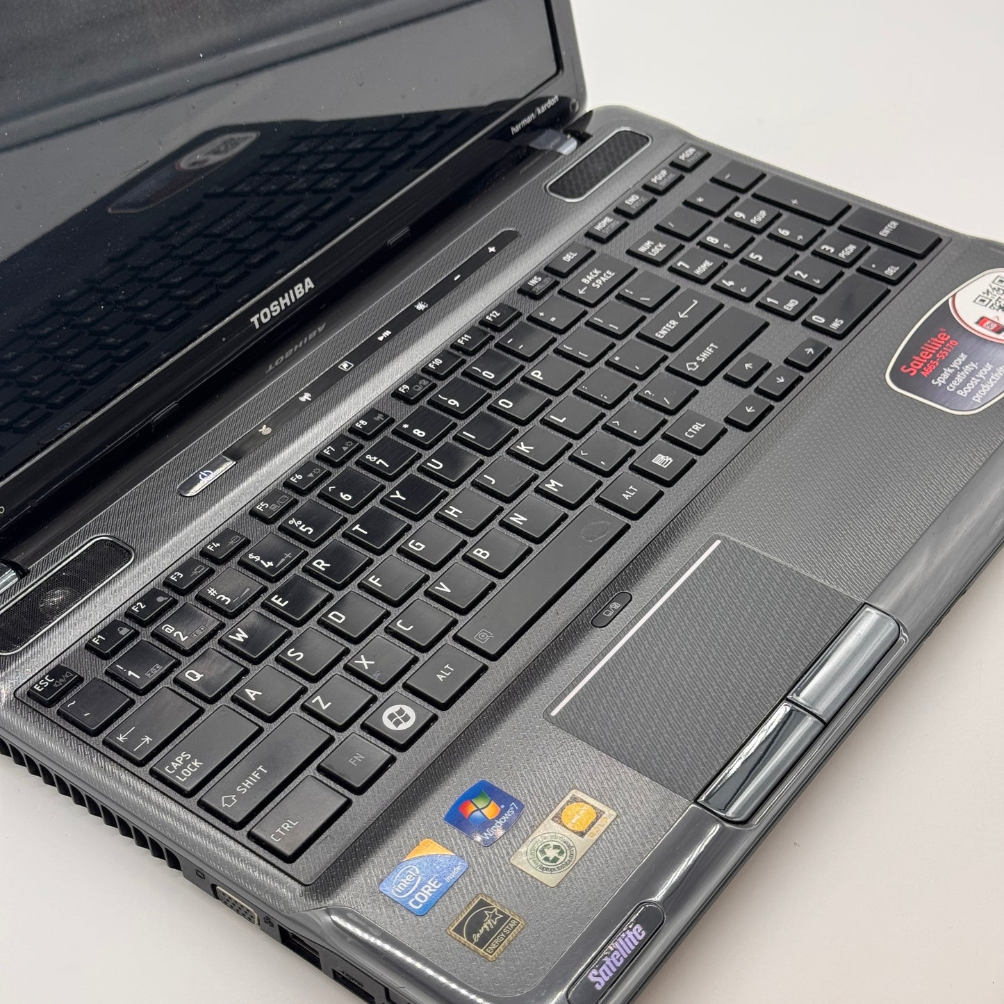 Toshiba Satellite A665-S5170 Laptop 15-inch i3-M380 6GB RAM 500GB Black