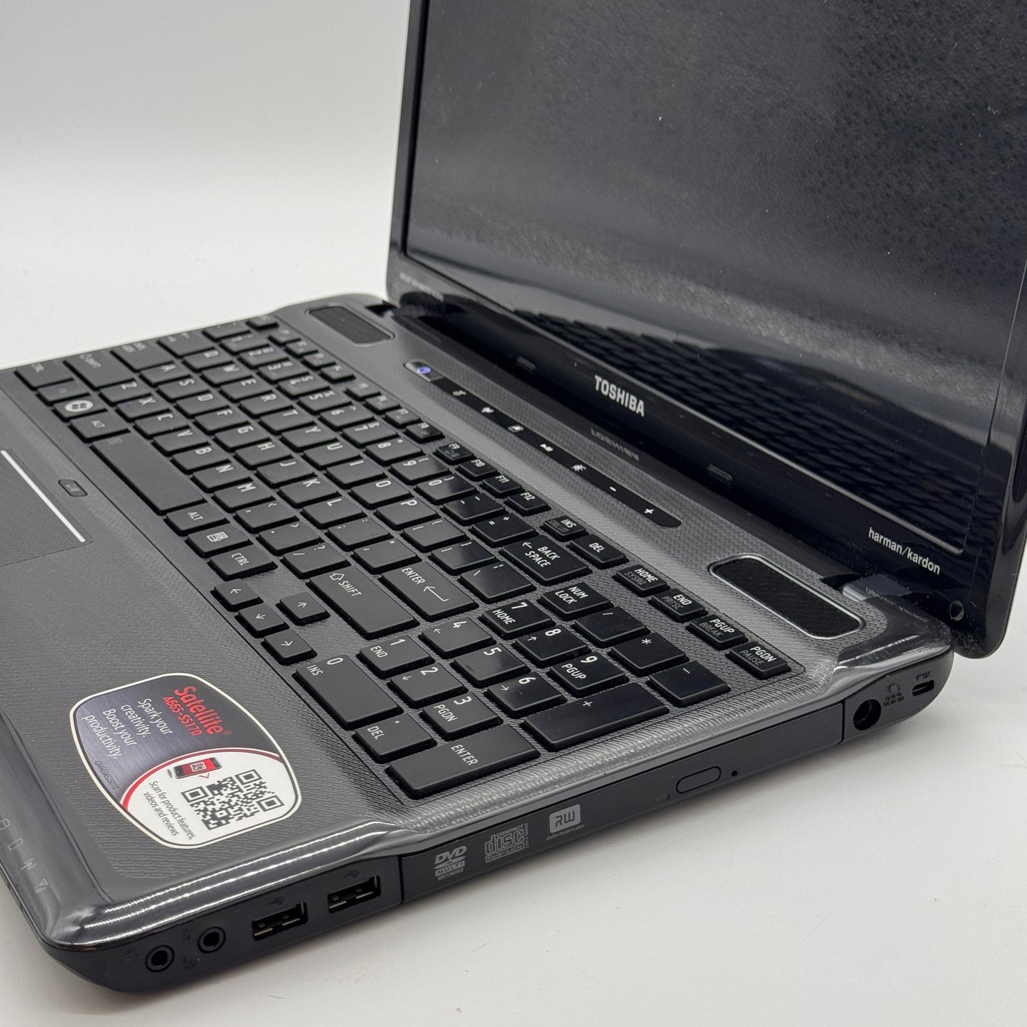 Toshiba Satellite A665-S5170 Laptop 15-inch i3-M380 6GB RAM 500GB Black