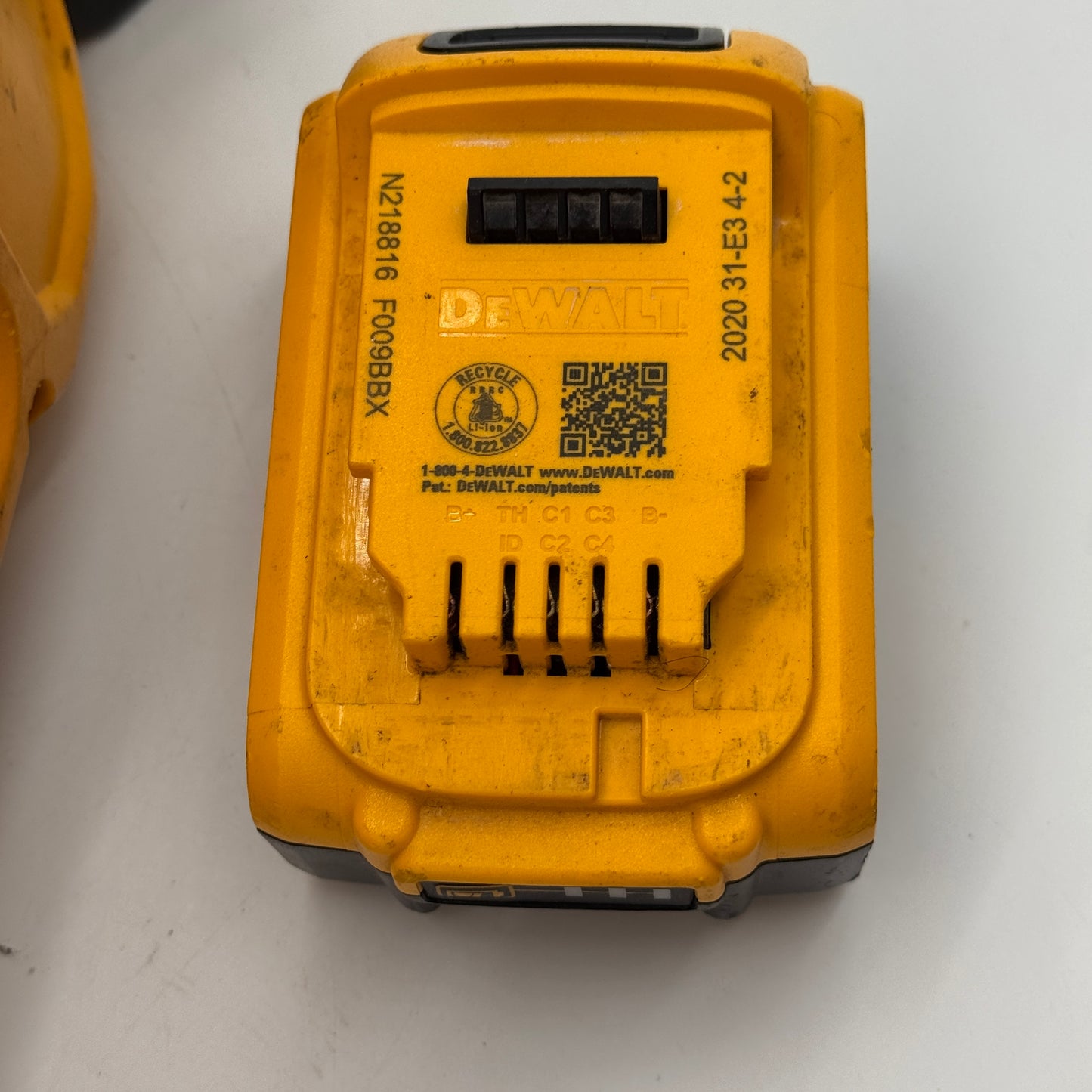 DeWALT DCR028B 12/20v MAX Bluetooth Speaker