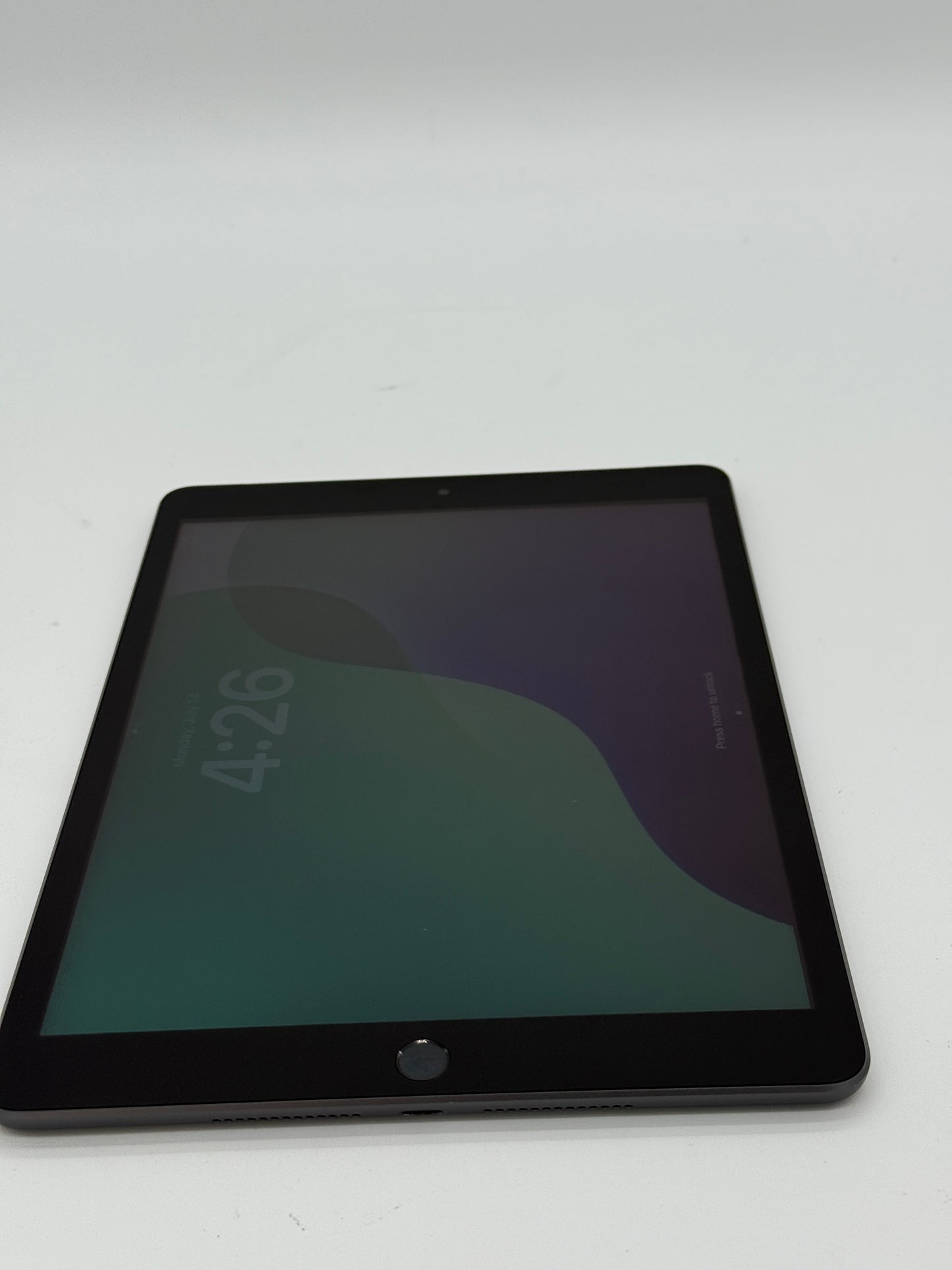 Apple iPad (9th Gen) A2603 - Space Gray - 64GB, Cellular, Unlocked - Used