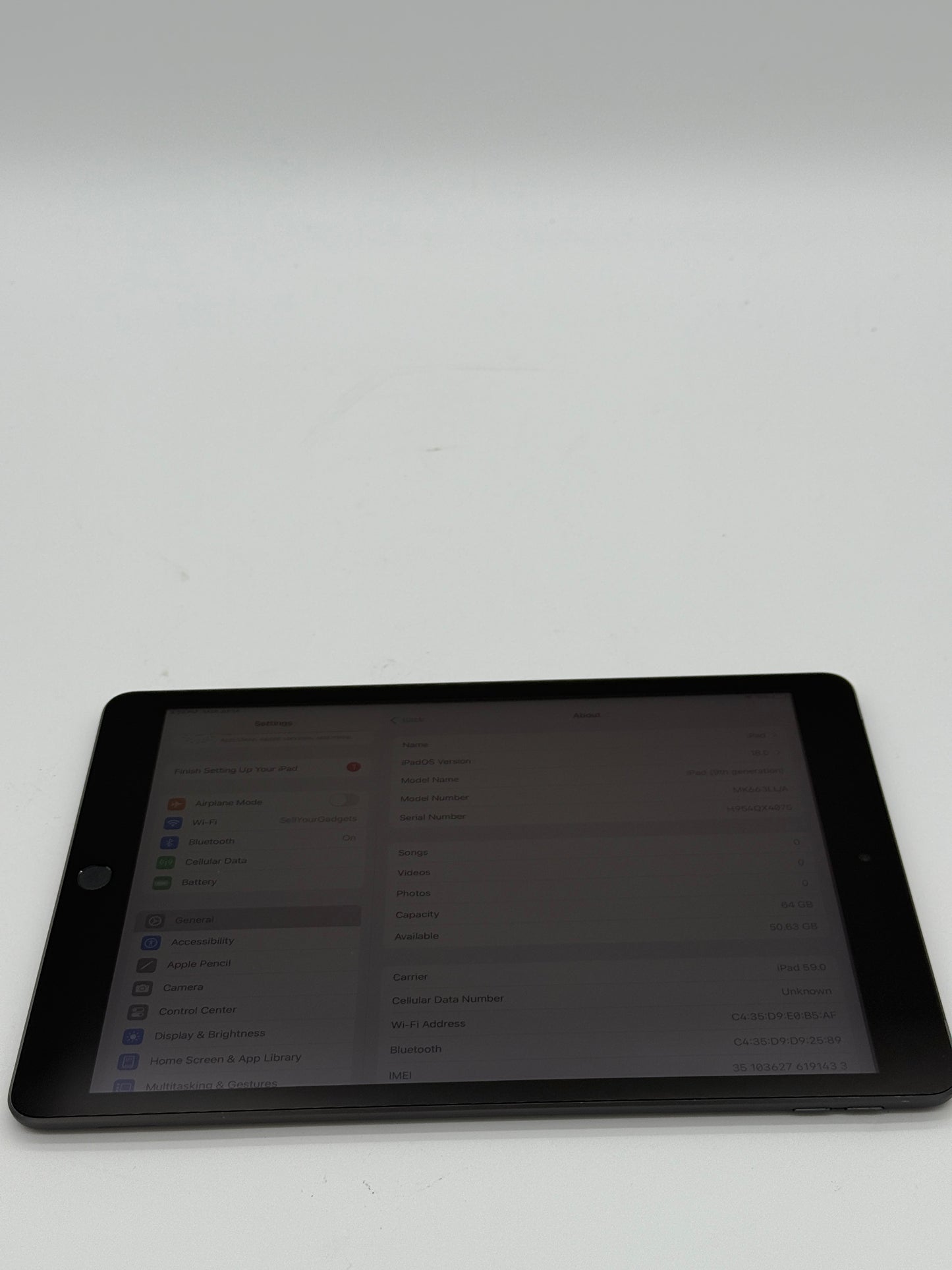 Apple iPad (9th Gen) A2603 - Space Gray - 64GB, Cellular, Unlocked - Used