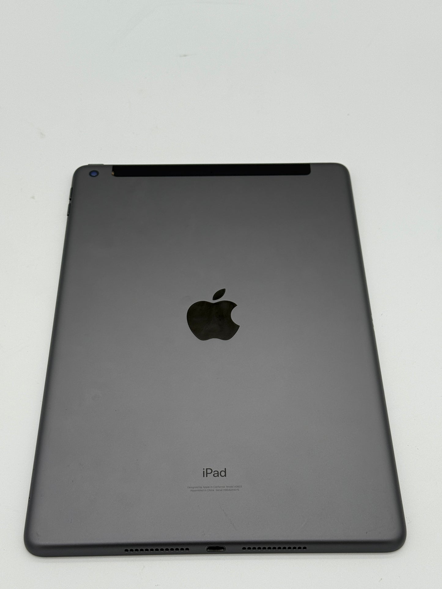 Apple iPad (9th Gen) A2603 - Space Gray - 64GB, Cellular, Unlocked - Used