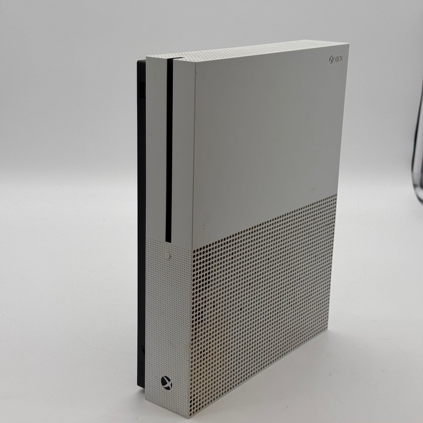 Microsoft Xbox One S (1681) 2016 - Broken Console - White - 500GB