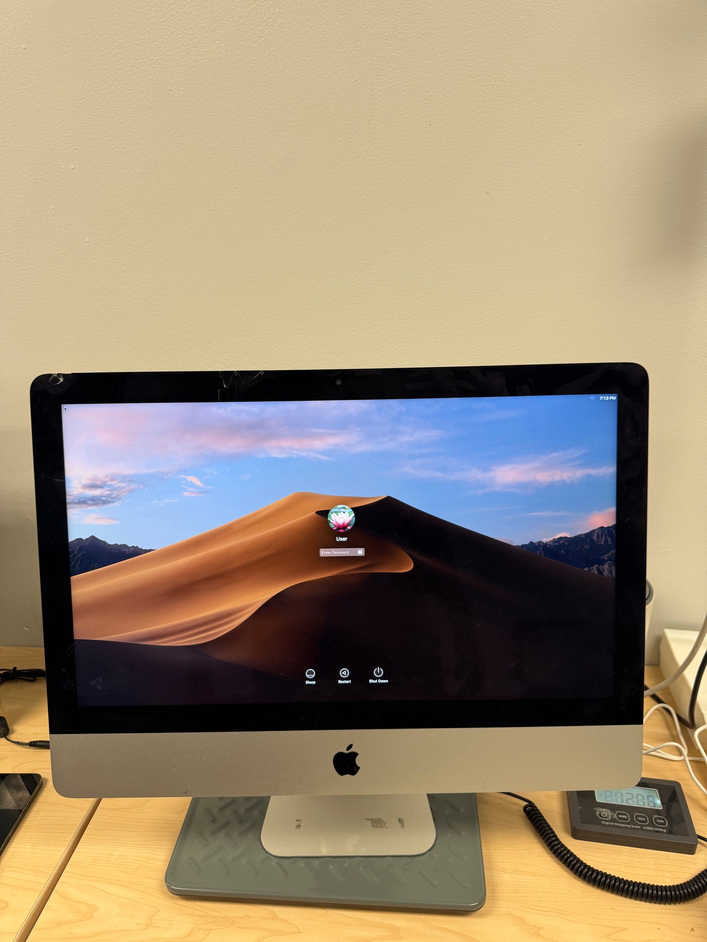 Apple iMac Core i5 1.6GHz 21.5" (Late 2015) - Gray