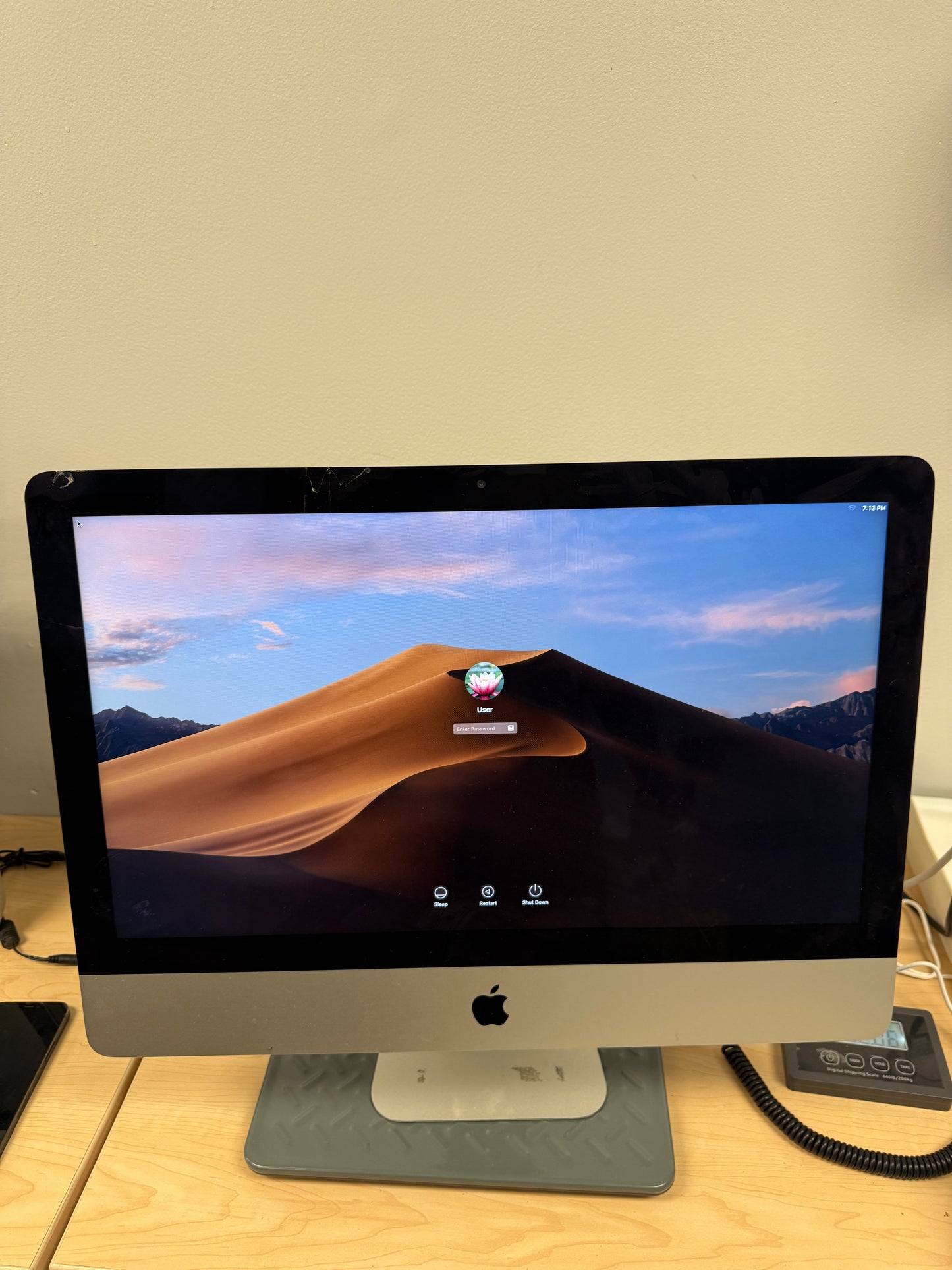 Apple iMac Core i5 1.6GHz 21.5" (Late 2015) - Gray