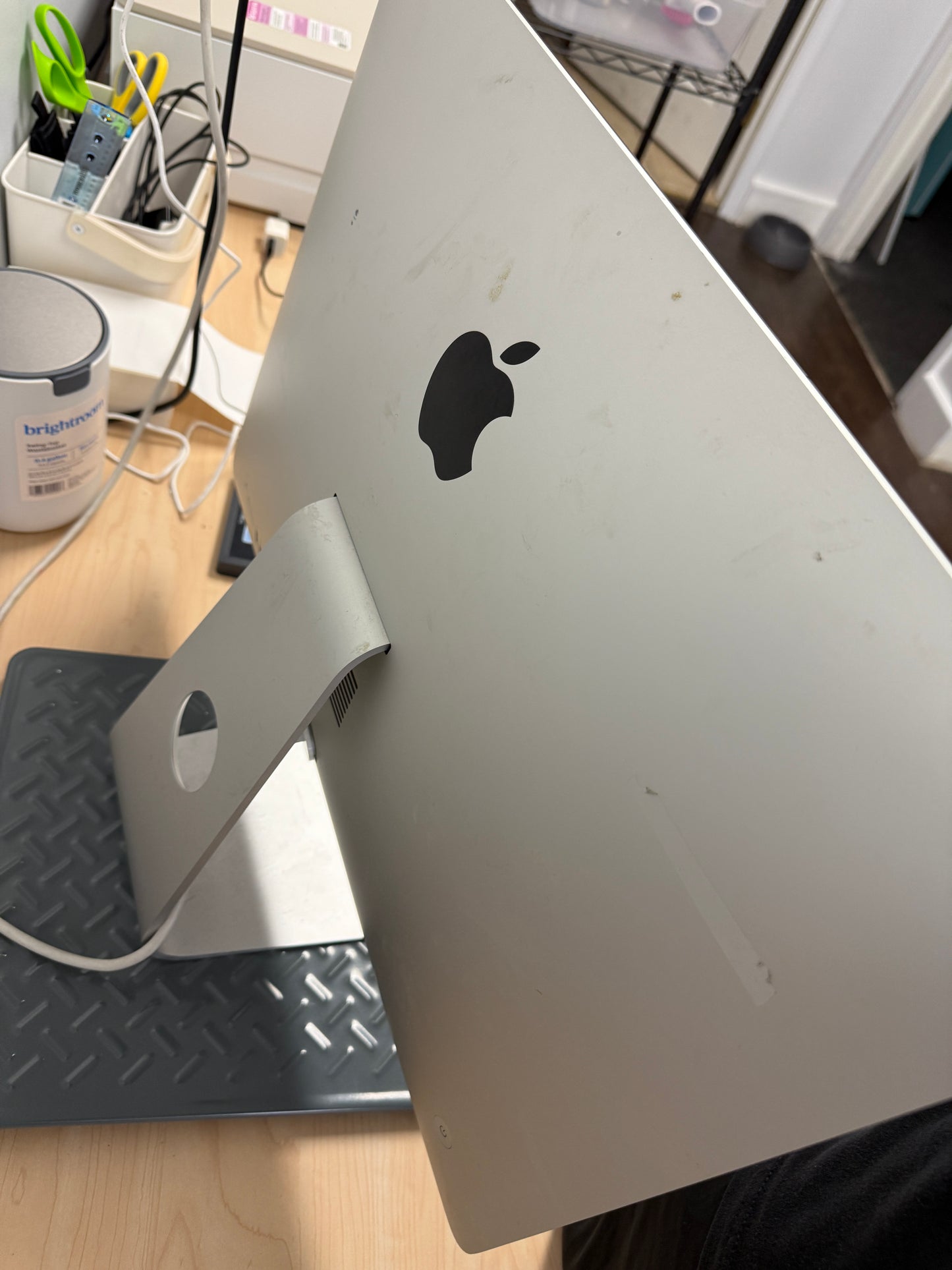 Apple iMac Core i5 1.6GHz 21.5" (Late 2015) - Gray