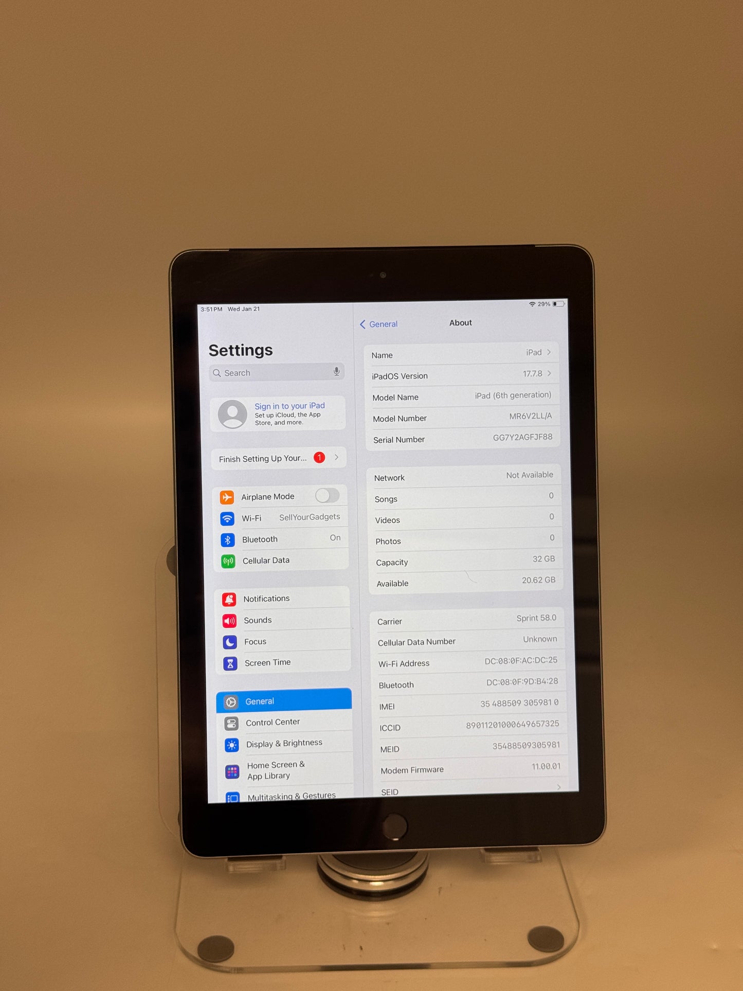 Apple iPad 6th Gen A1954 9.7 Inch Wi-Fi Only Gray