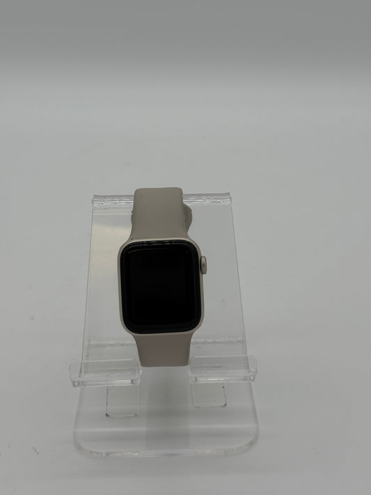 Apple Watch SE 1st Gen 40MM - Used - White - Sport Loop Band