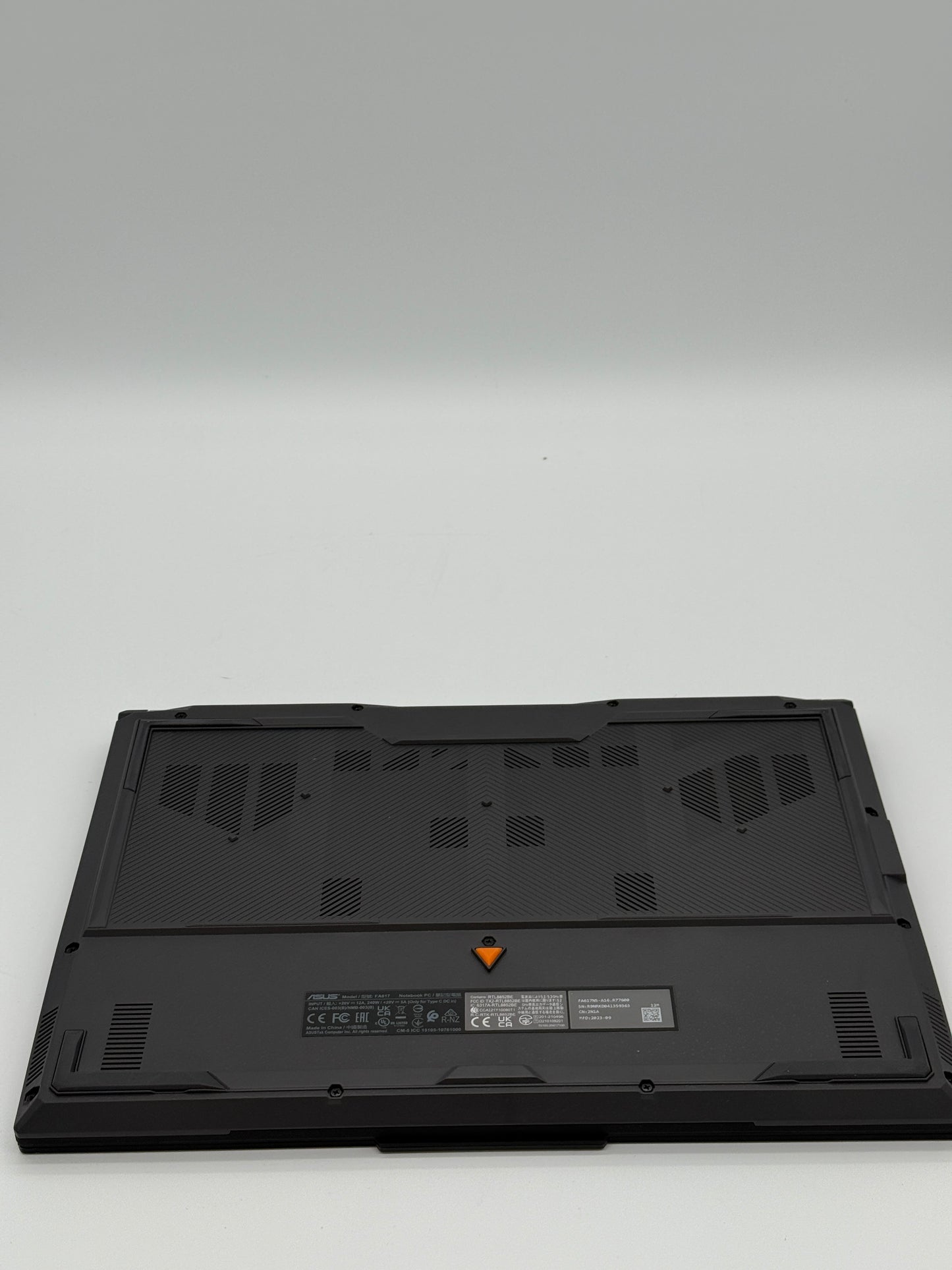 ASUS TUF GAMING A16 FA617 Laptop - AMD Ryzen 7 7735HS with Radeon Graphics AMD Radeon 7600S, 16GB RAM, 2TB SSD and 512 SSD, 15" - Used