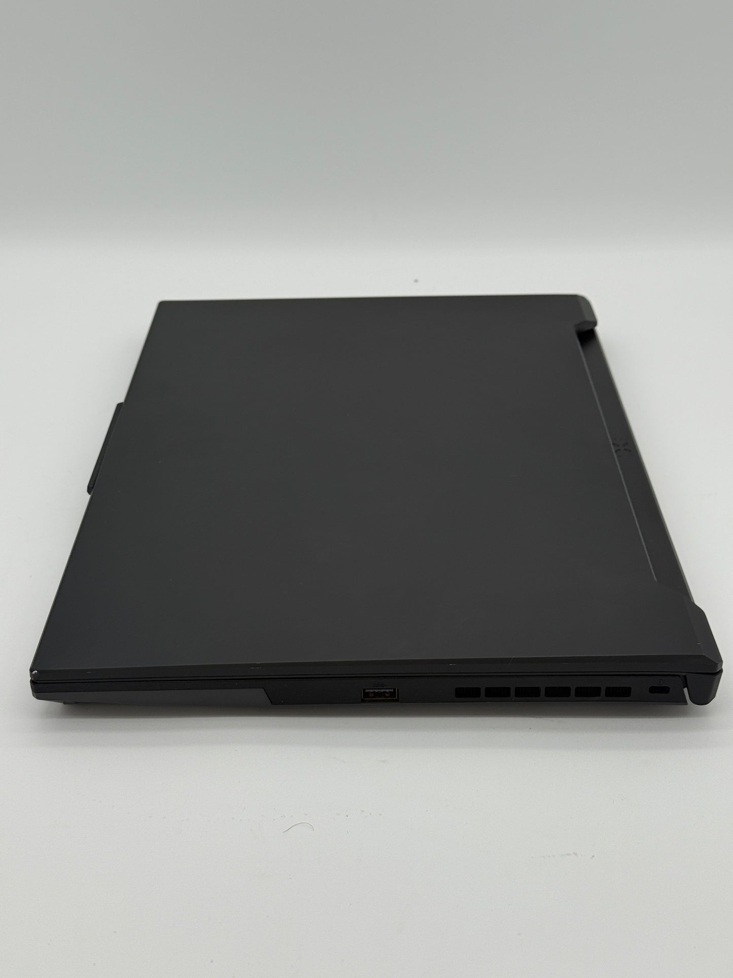 ASUS TUF GAMING A16 FA617 Laptop - AMD Ryzen 7 7735HS with Radeon Graphics AMD Radeon 7600S, 16GB RAM, 2TB SSD and 512 SSD, 15" - Used