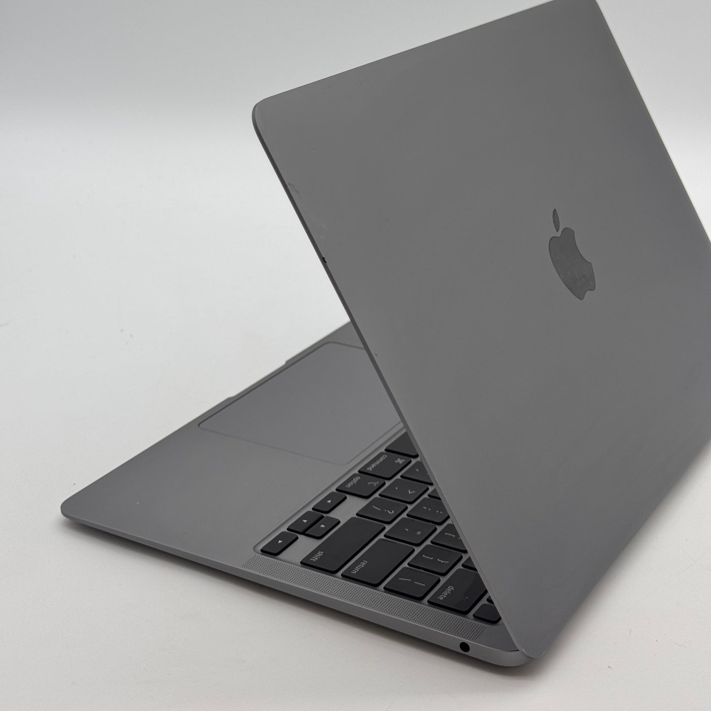 Apple MacBook Air M1 13” 8GB RAM 256GB SSD SpaceGray