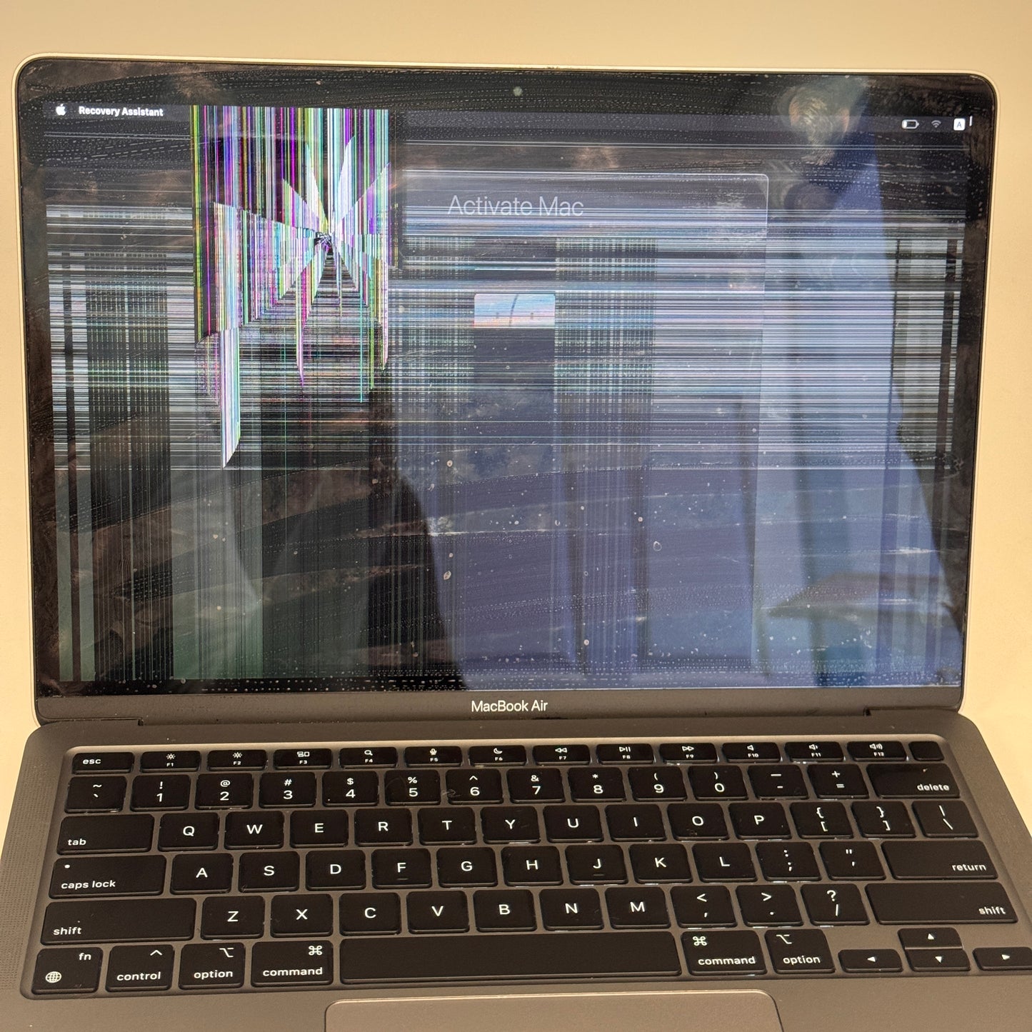 Apple MacBook Air M1 13” 8GB RAM 256GB SSD SpaceGray