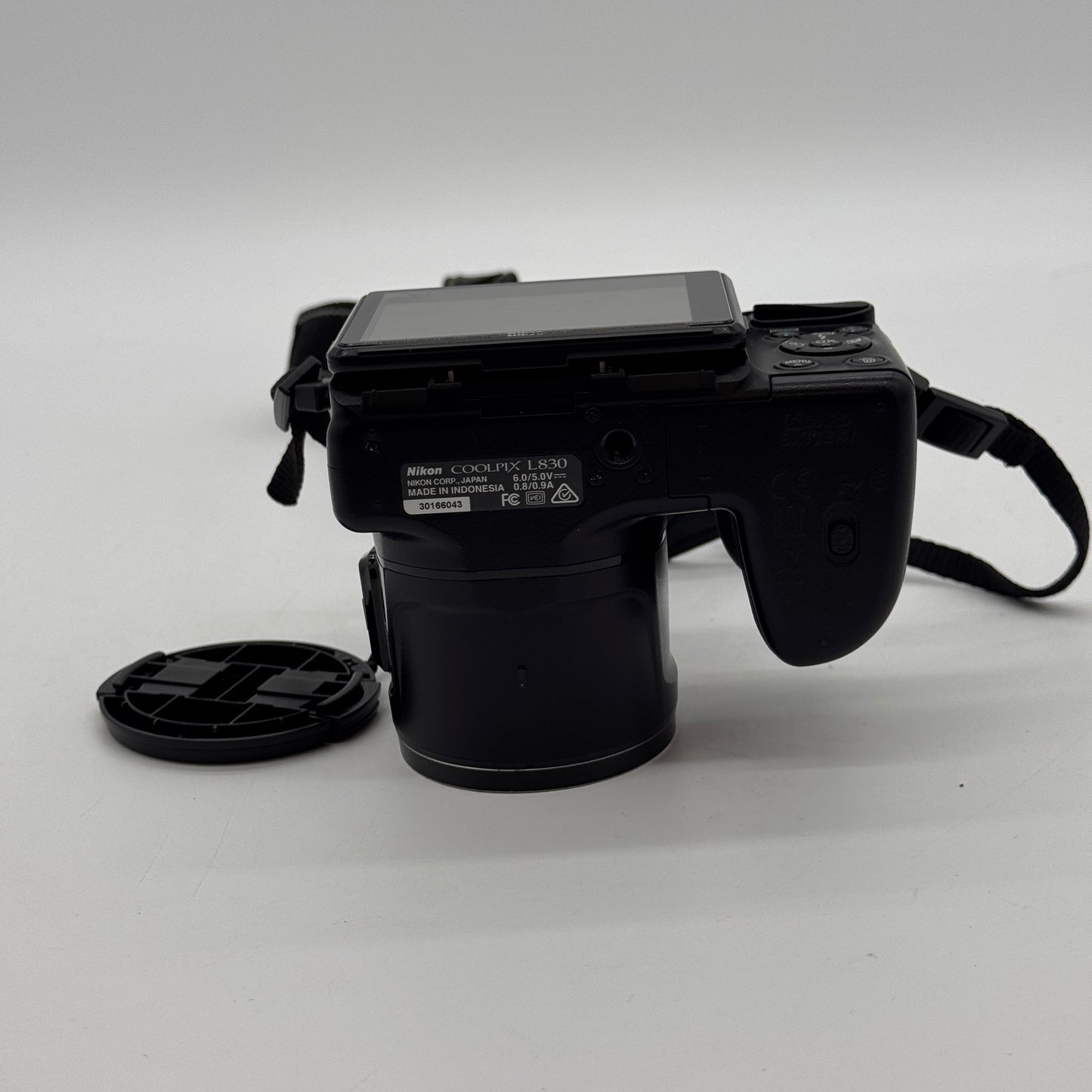 Nikon D5100 Digital SLR Cameras With 18-55mm f/3.5-5.6G VR Lens