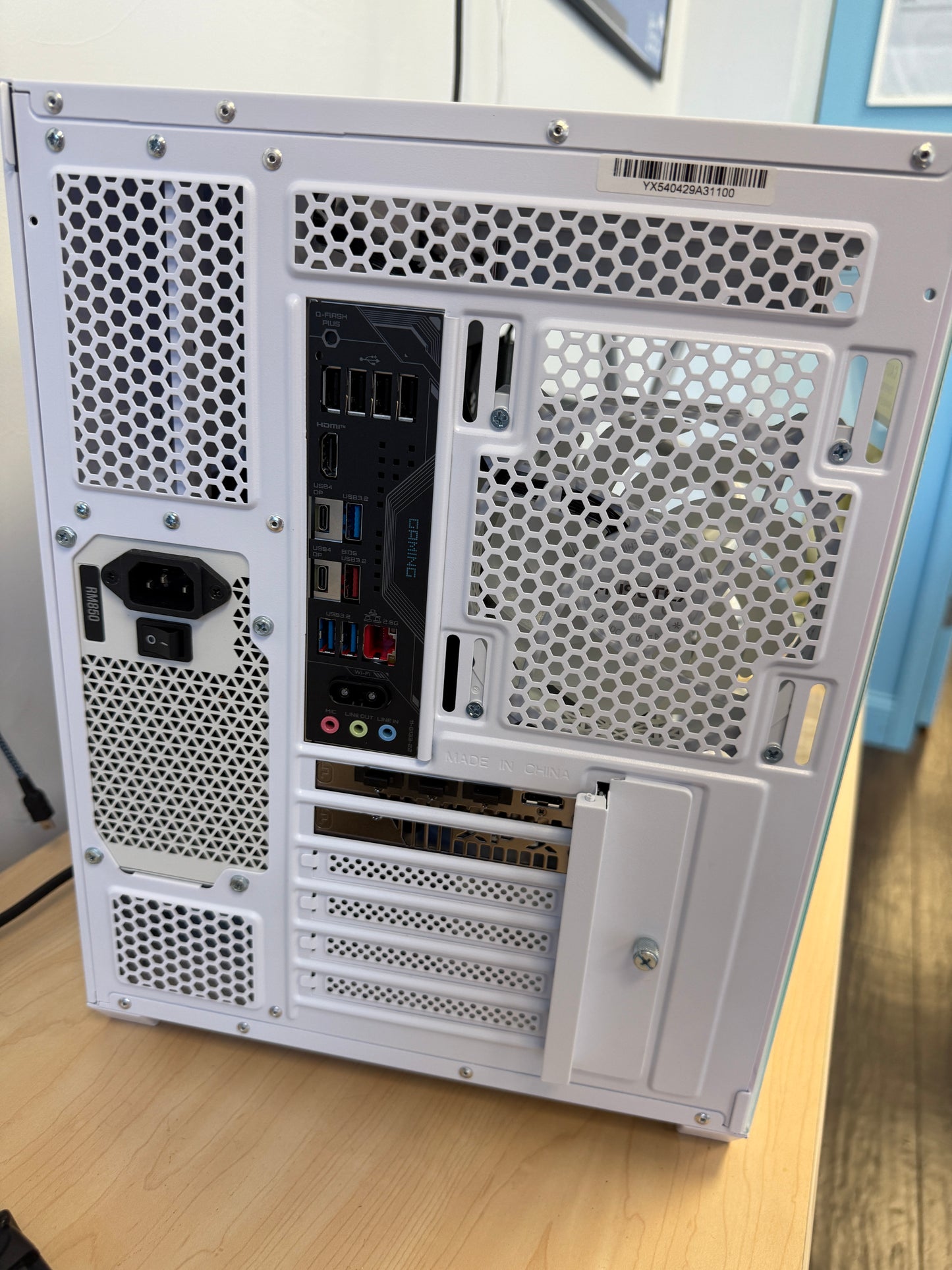 Custom Desktop PC - AMD Ryzen 7, RX 7900 XT, 32GB RAM, 1TB SSD - New Open Box 7800X3D