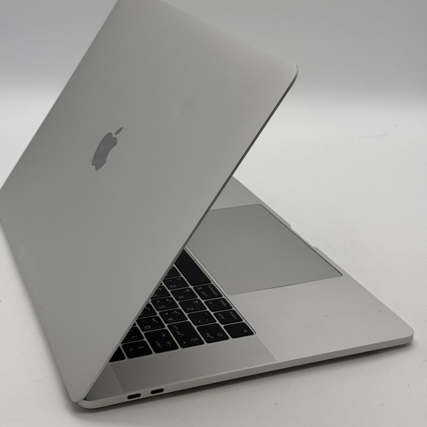 Apple MacBook Pro 15 inch A1707 2016 Core i7 16GB 256GB Gray Used