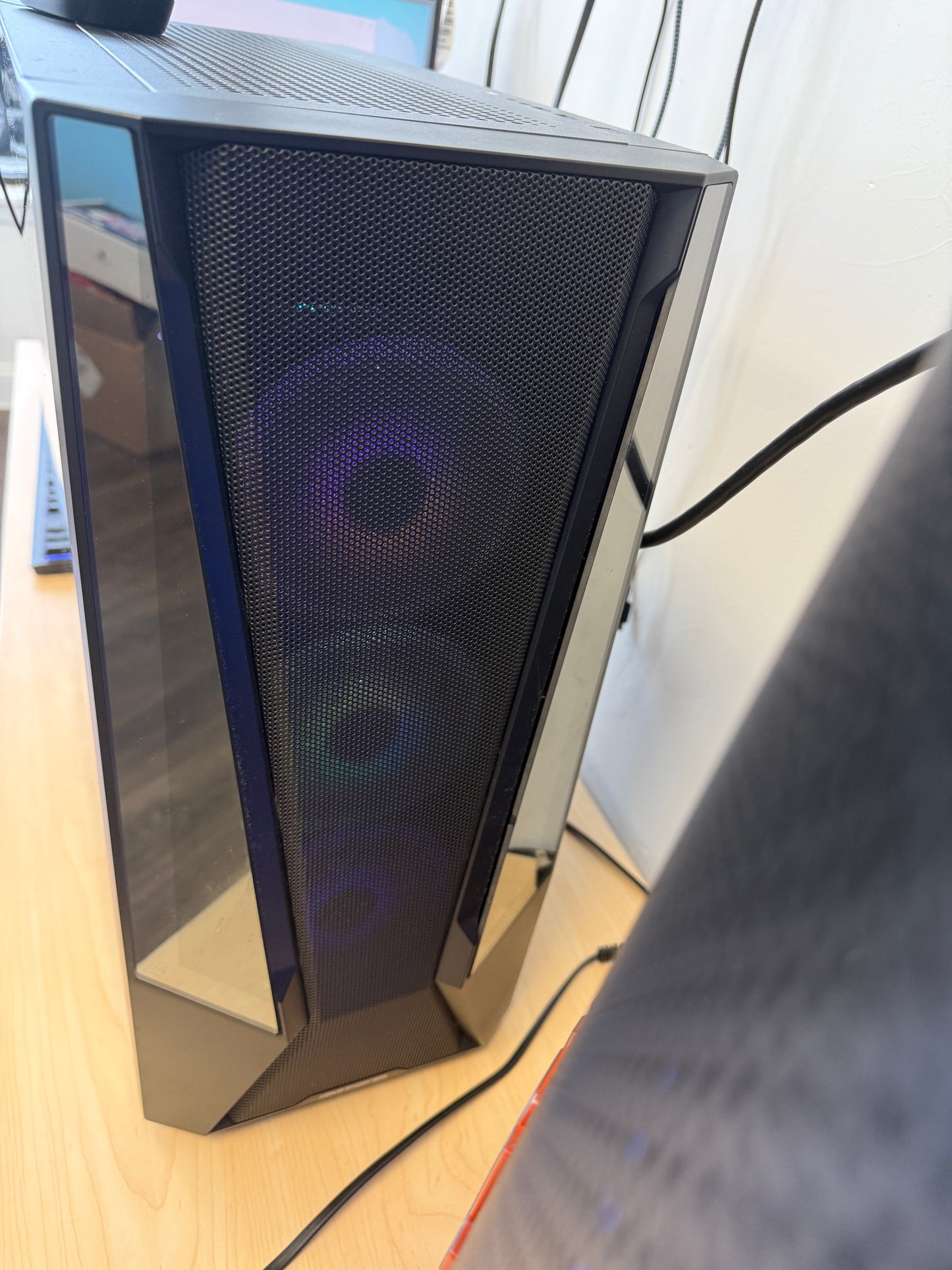 Desktop PC - AMD Ryzen 7, Radeon RX 7800 XT, 32GB RAM, Black