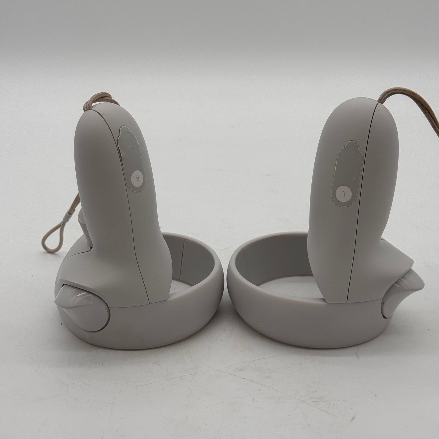Oculus Quest 2 128GB Video Game System CONTROLLERS BROKEN