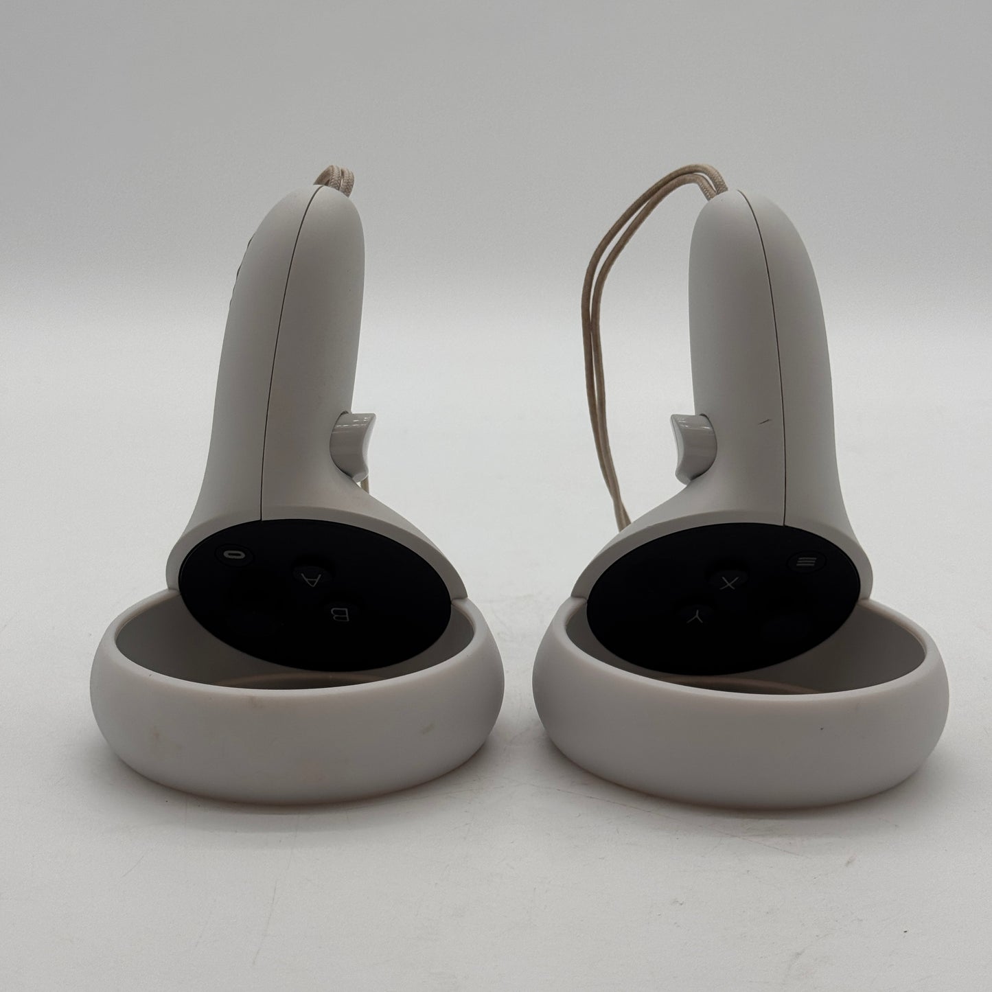 Oculus Quest 2 128GB Video Game System CONTROLLERS BROKEN