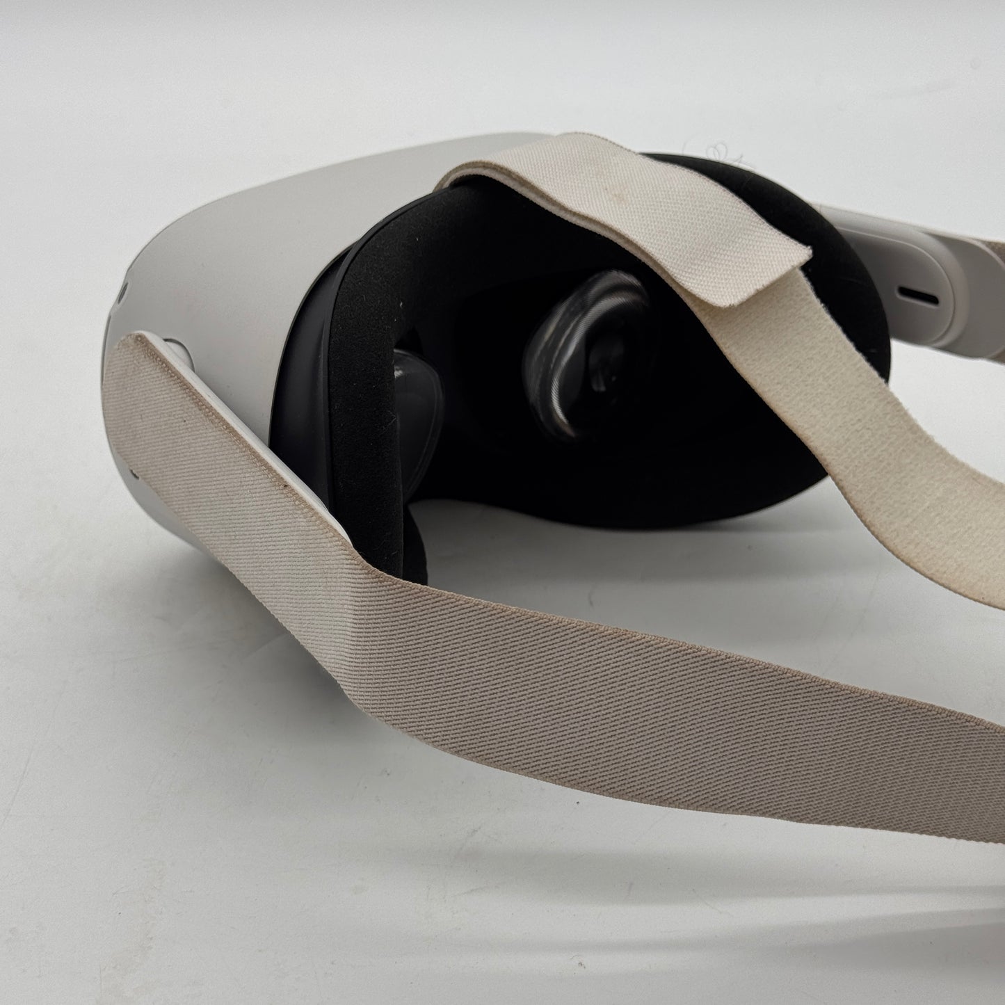 Oculus Quest 2 128GB Video Game System CONTROLLERS BROKEN