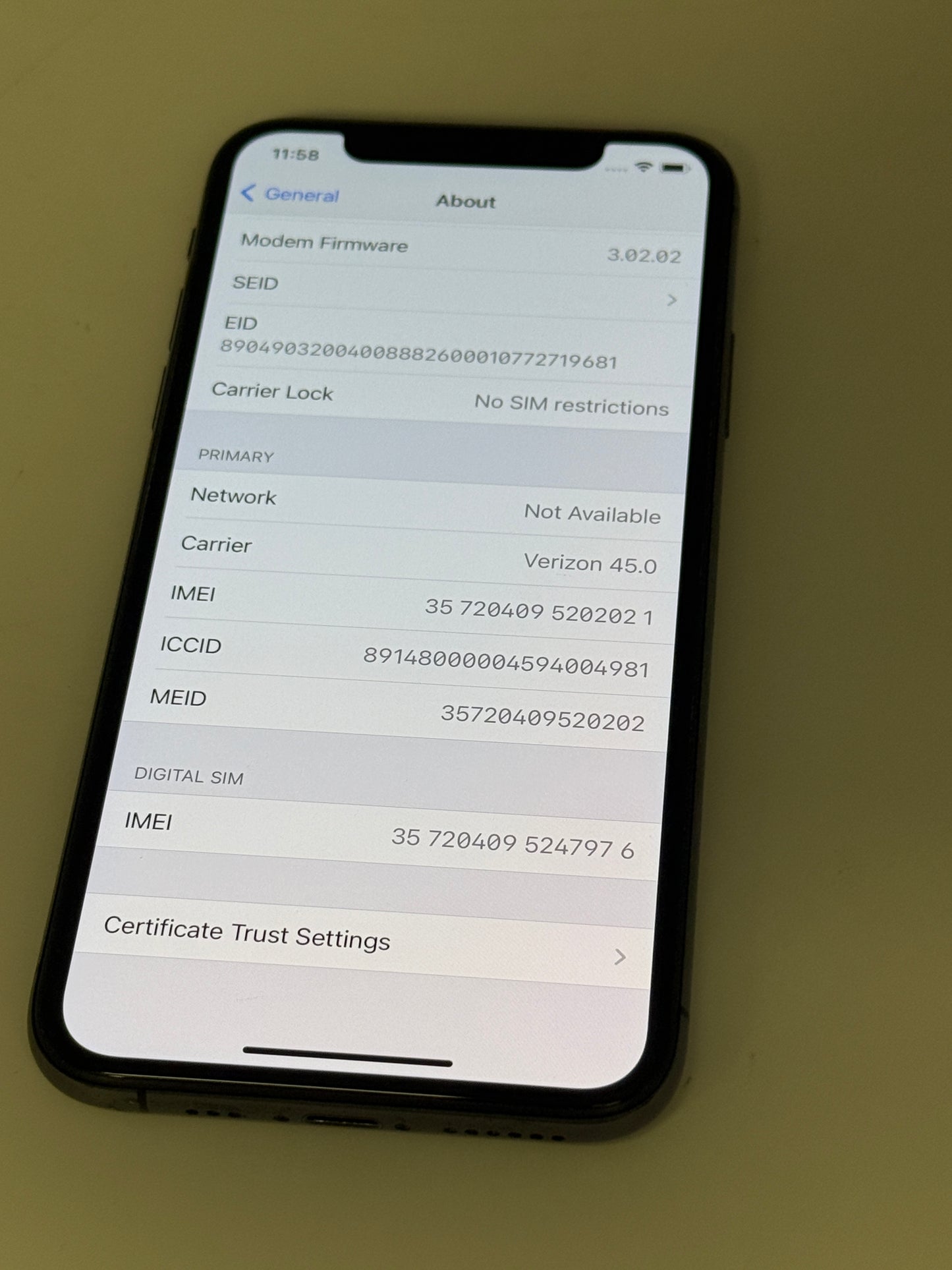 Apple iPhone XS 256GB Black Unlocked - Very Good Condition, A+