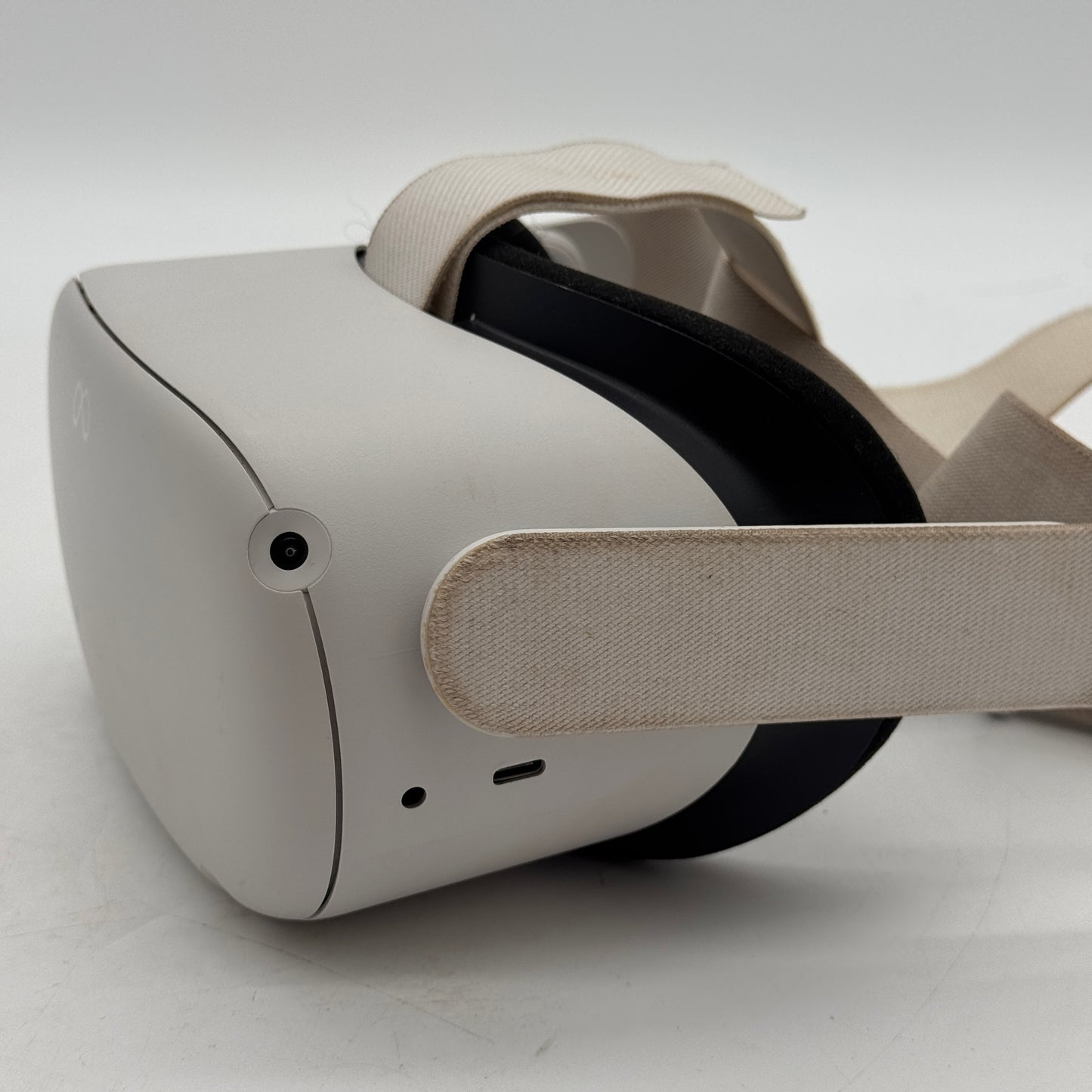 Oculus Quest 2 128GB Video Game System CONTROLLERS BROKEN