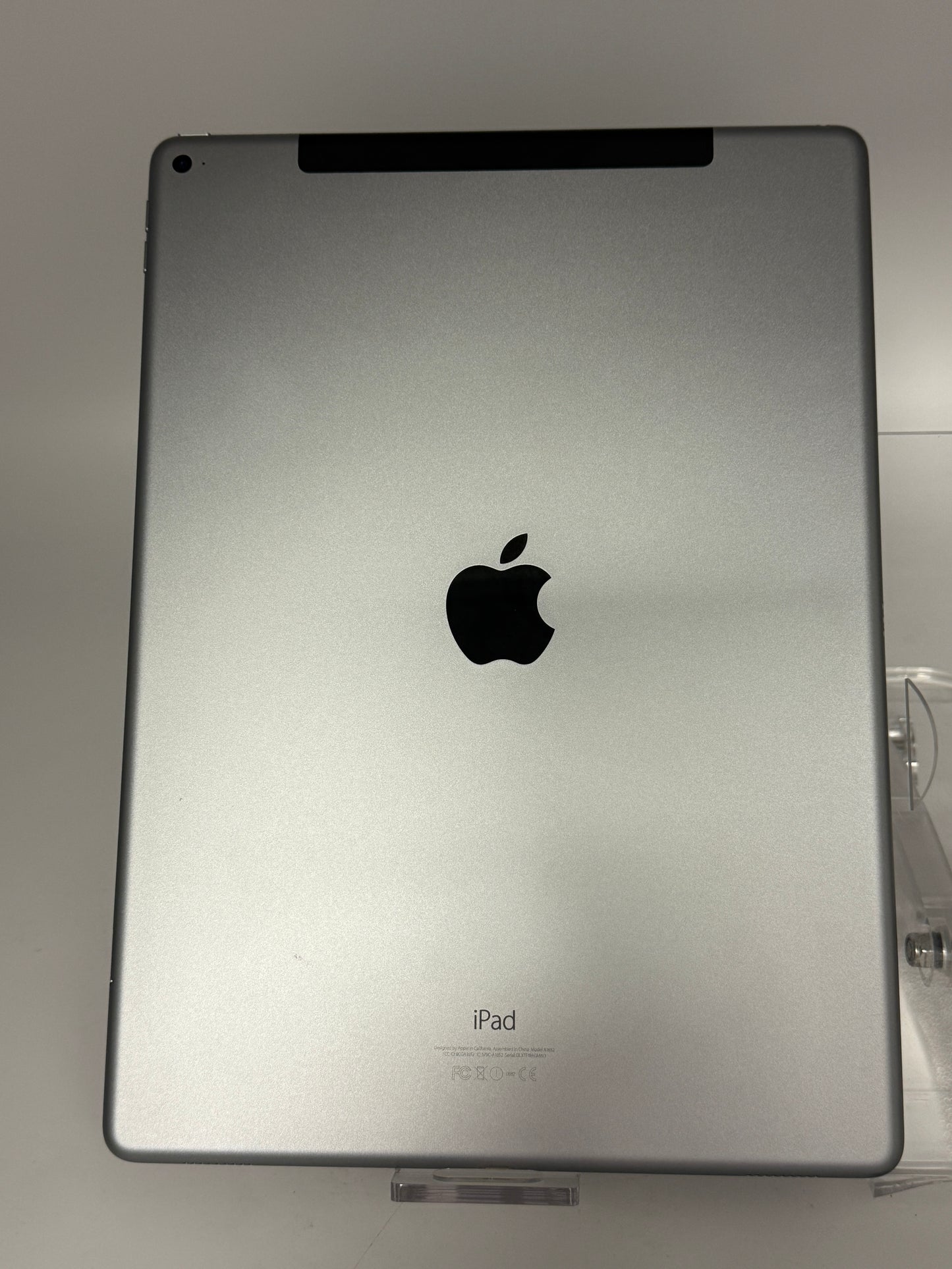 Apple iPad Pro 12.9" (1st Gen, 2015) A1652 - 128GB Gray - Unlocked - Great Condition!