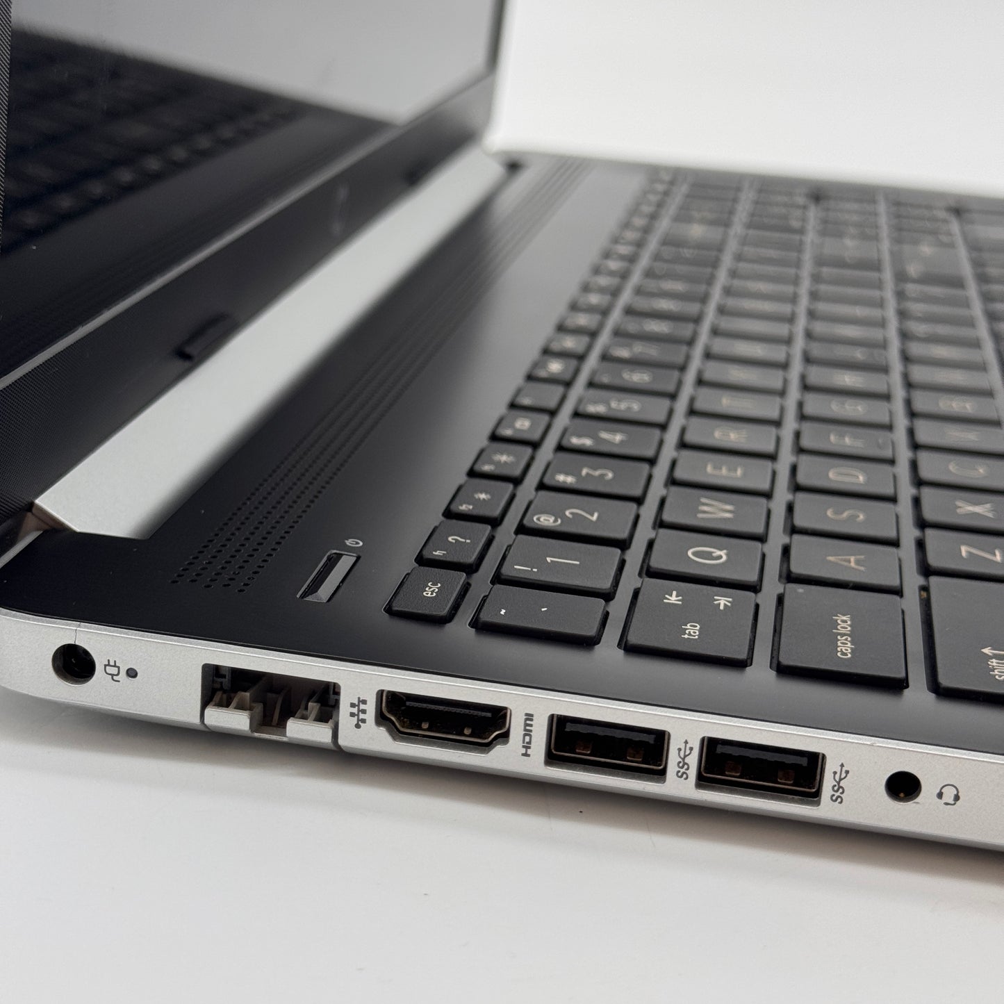 HP Laptop 15-db0031nr 15-inch AMD A9 4GB RAM 1TB Hard Drive