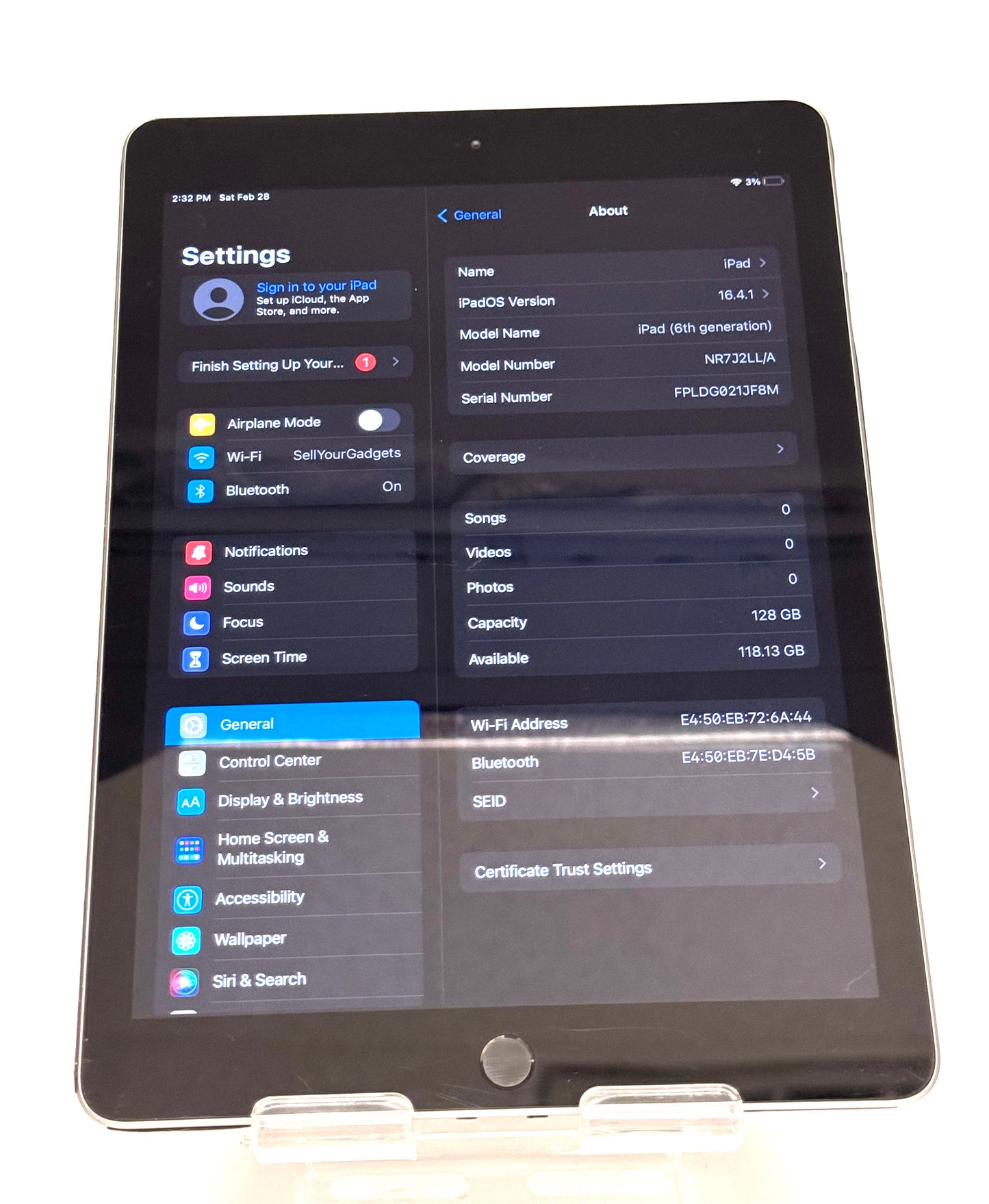 Apple iPad 6th Gen A1954 9.7 inch 128GB Multi-Colored Wi-Fi Only