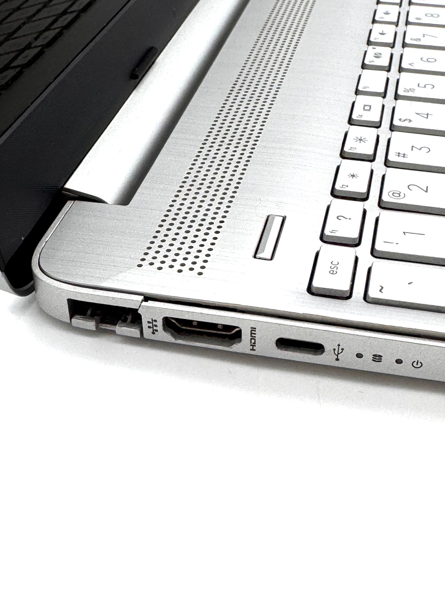 HP 15-dw2048nr  Broken, AMD A6, 128GB, 4GB RAM, Gray