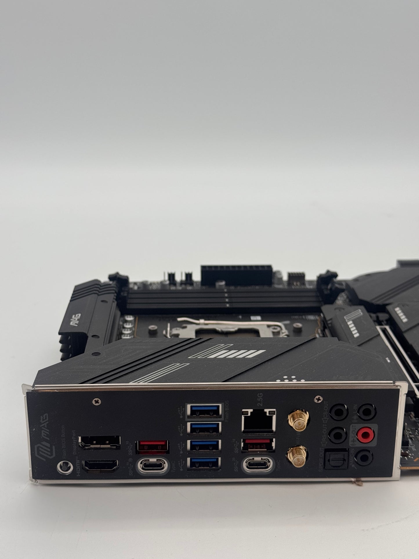 MSI MAG X670E Tomahawk WiFi AM5 DDR5 ATX Motherboard - BROKEN PARTS ONLY