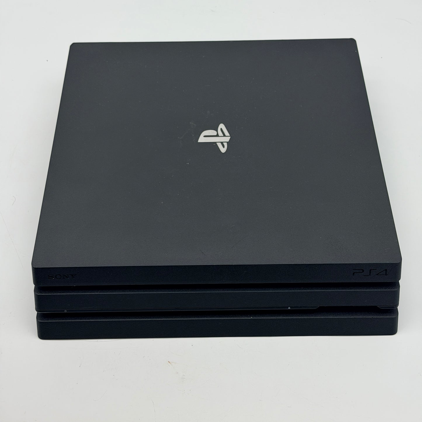 Sony PlayStation 4 Pro (CUH-7215B)