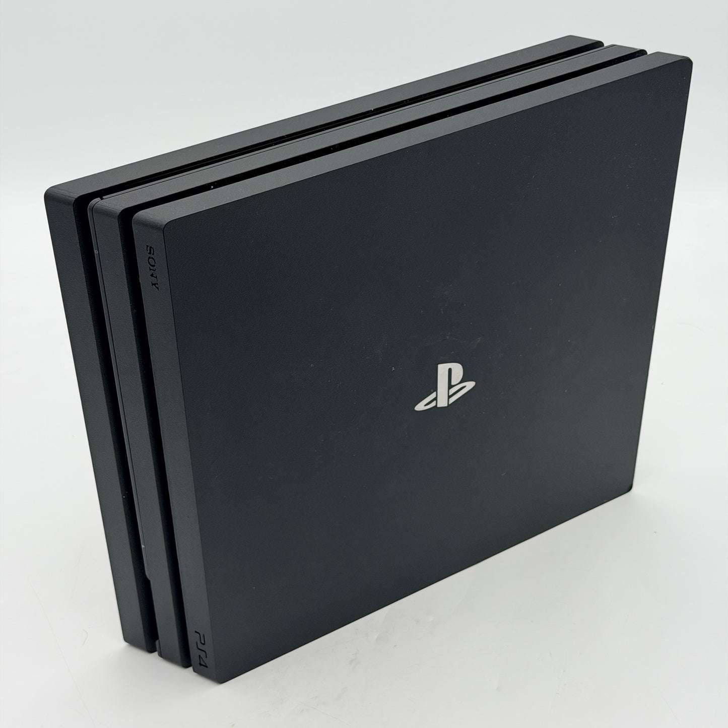 Sony PlayStation 4 Pro (CUH-7215B)