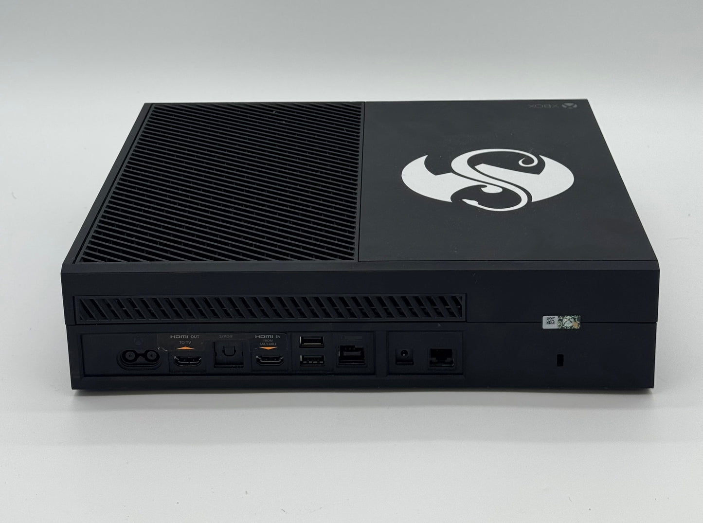 Microsoft Xbox One 2013 Video Game System - 500GB - Black - Used