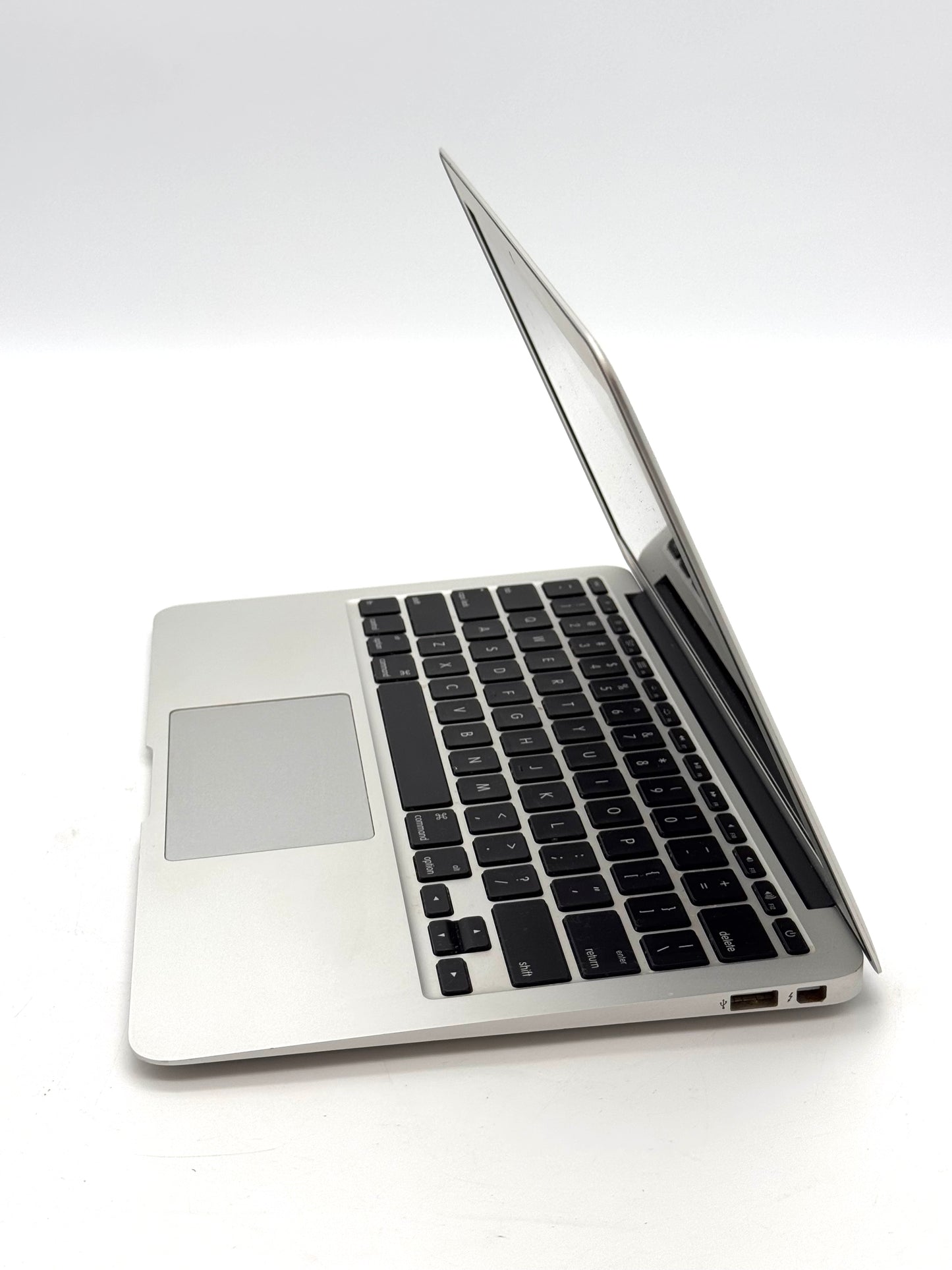 Apple MacBook Air 11" A1465 2014 11-inch Core i3 4GB 128GB Silver