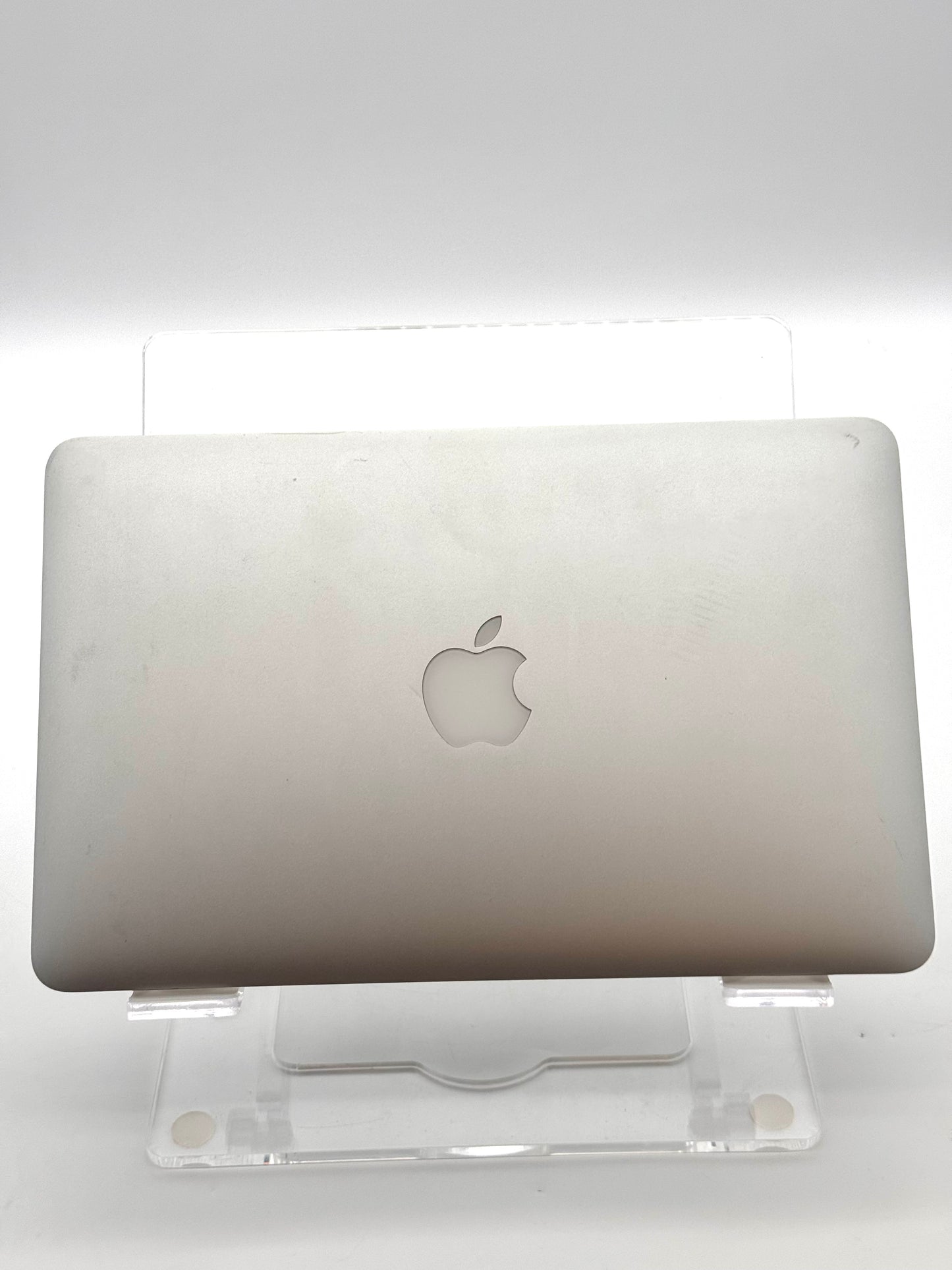 Apple MacBook Air 13" A1465 2015 13.3  - NEEDS OPERATING SYSTEM -